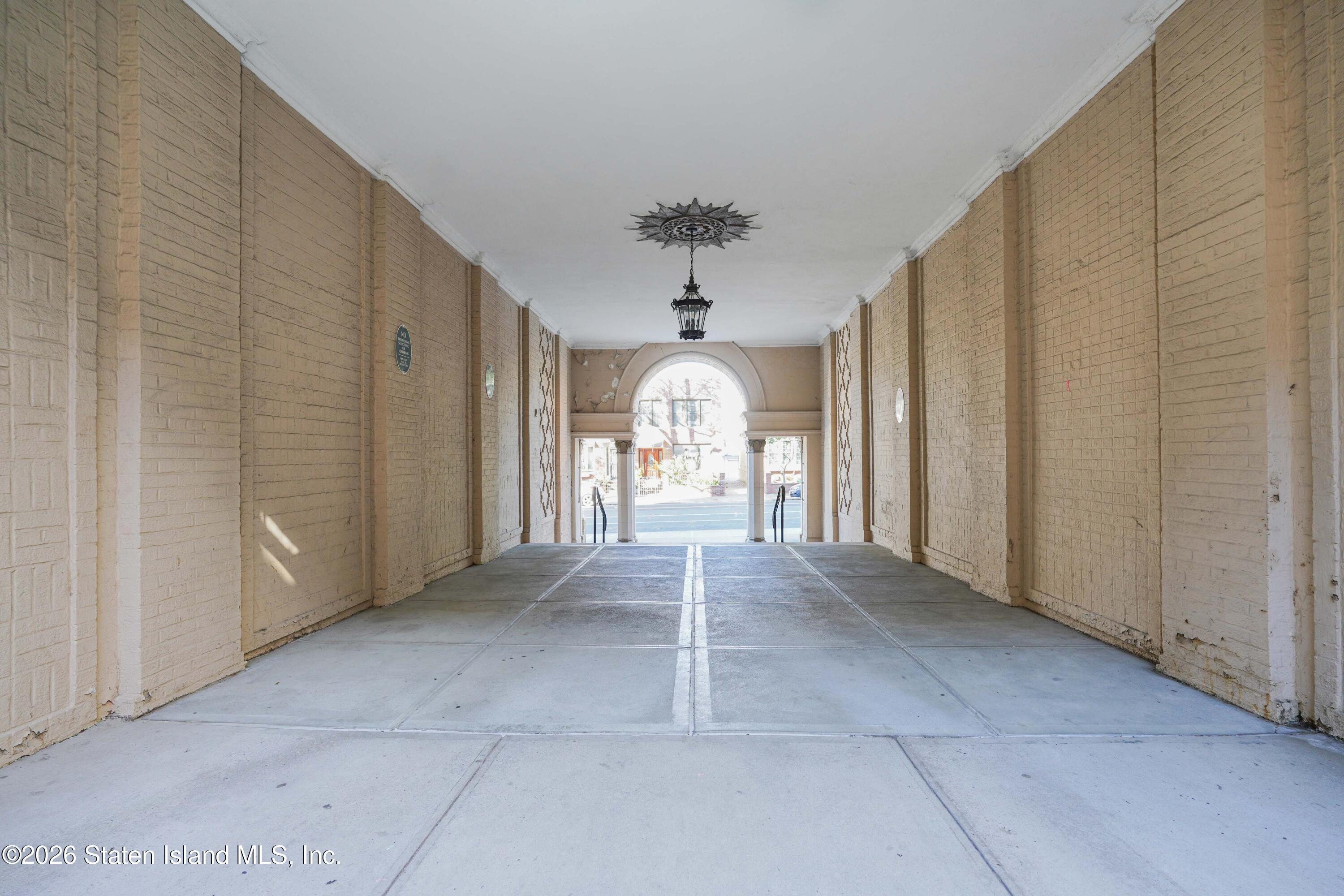 7101 Colonial Road L5i Image 3