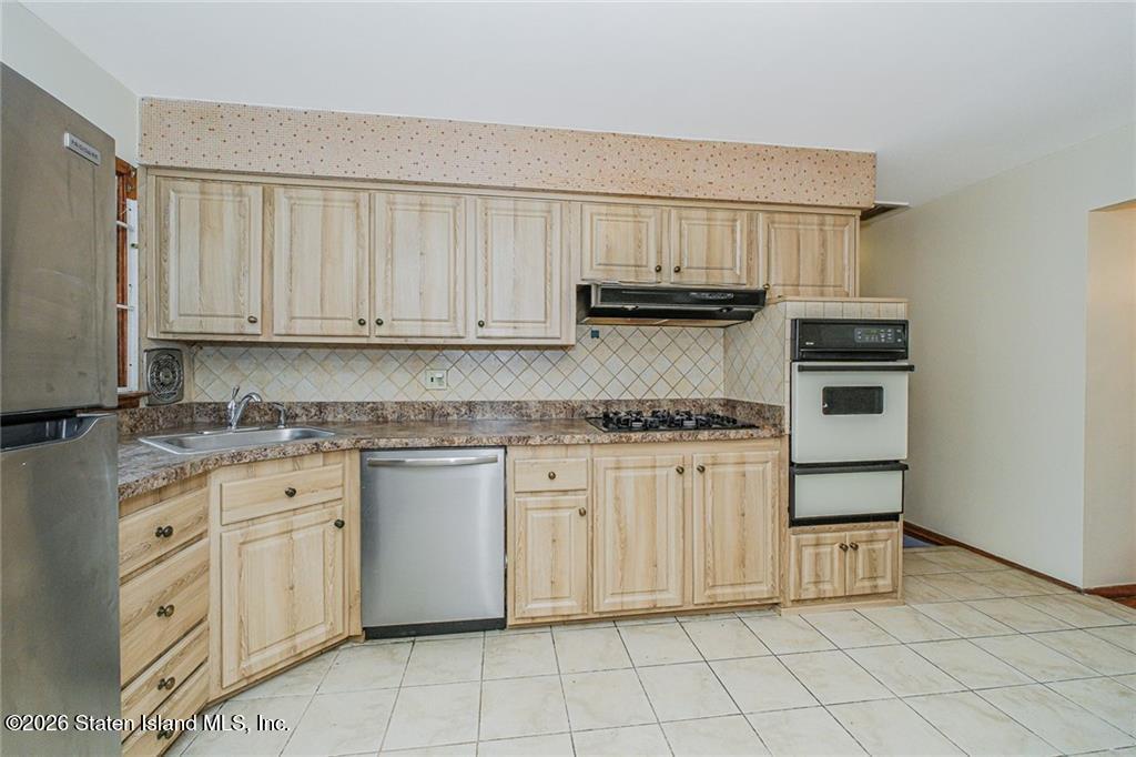 99 Park Hill Circle, Staten Island, NY, 10304 image 8