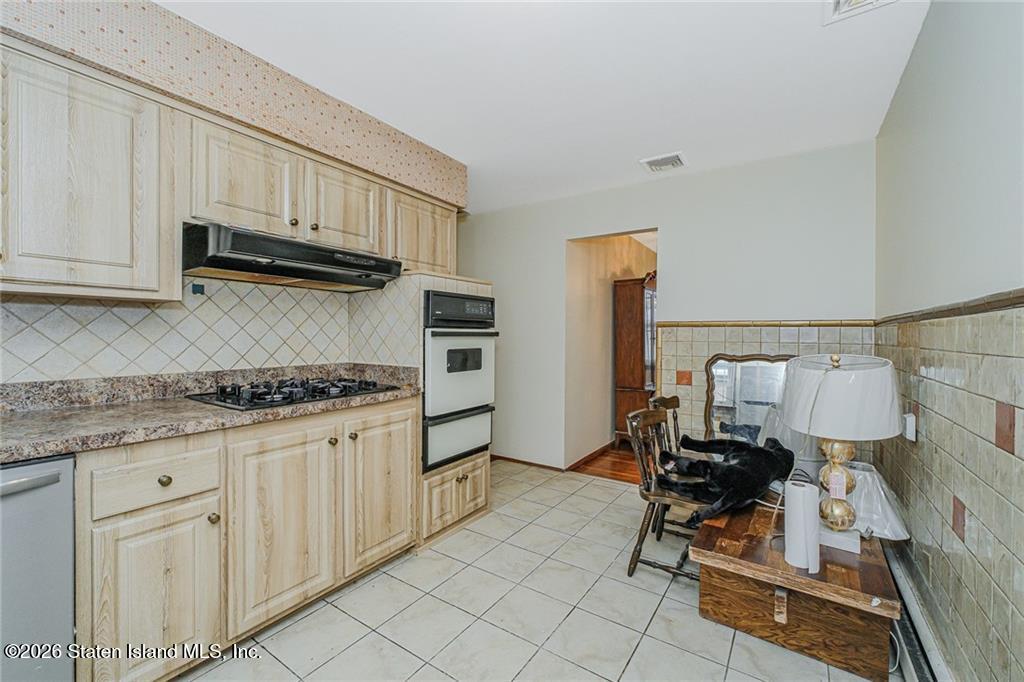99 Park Hill Circle, Staten Island, NY, 10304 image 9