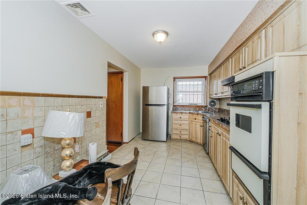 99 Park Hill Circle, Staten Island, NY, 10304 image 10