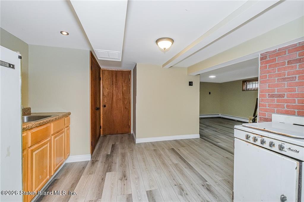 99 Park Hill Circle, Staten Island, NY, 10304 image 24