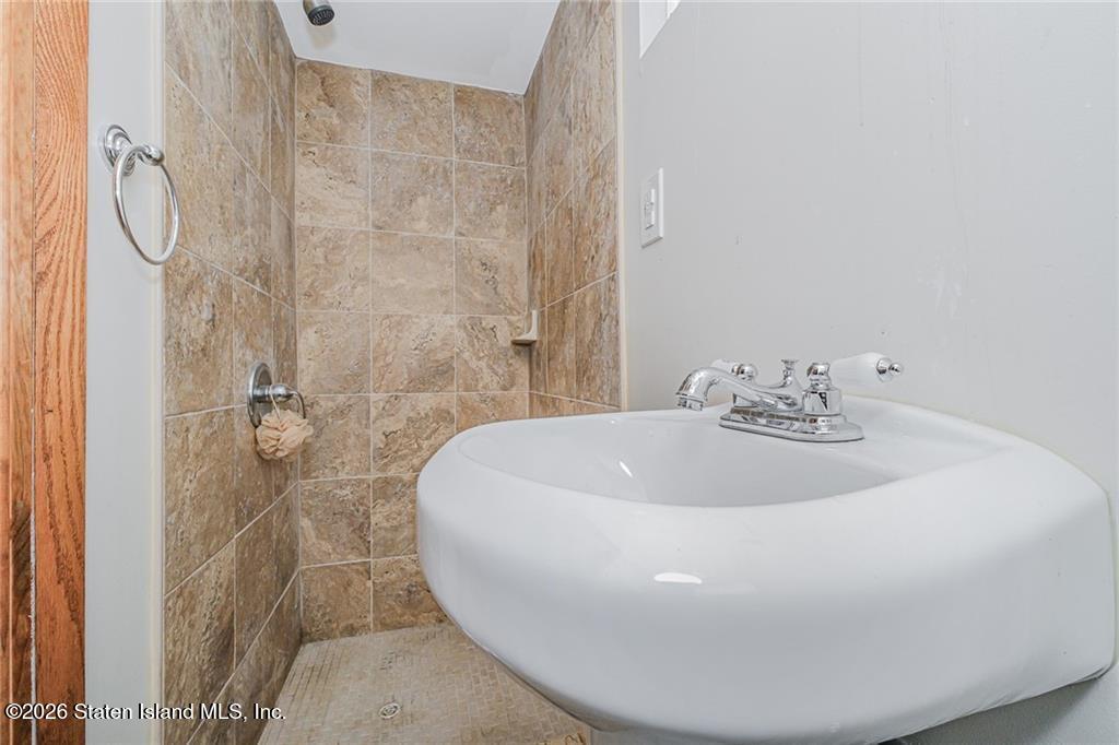 99 Park Hill Circle, Staten Island, NY, 10304 image 28