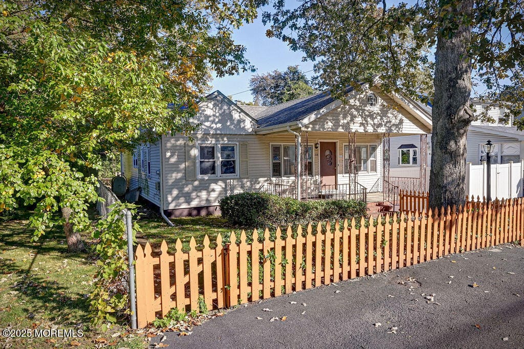 108 W Concourse Image 2