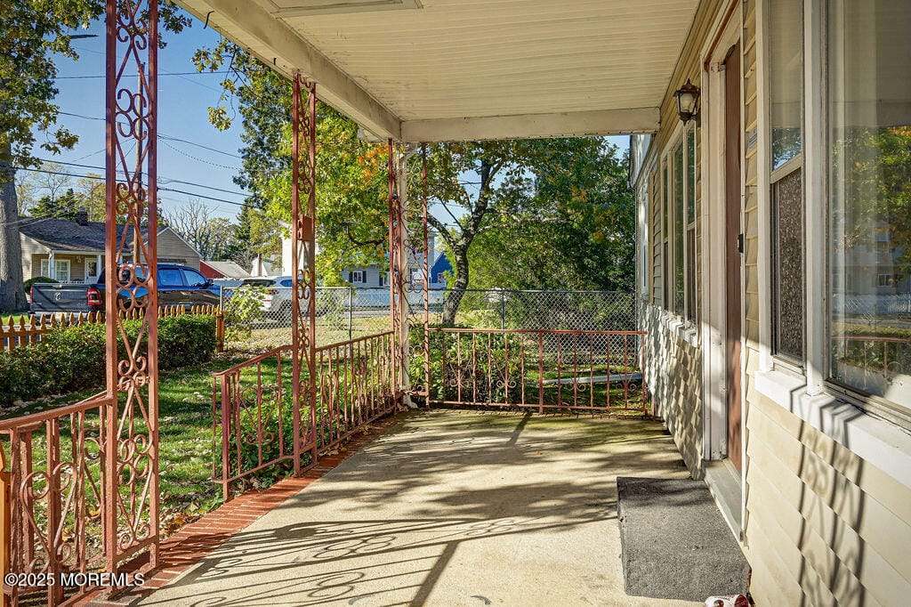 108 W Concourse Image 5