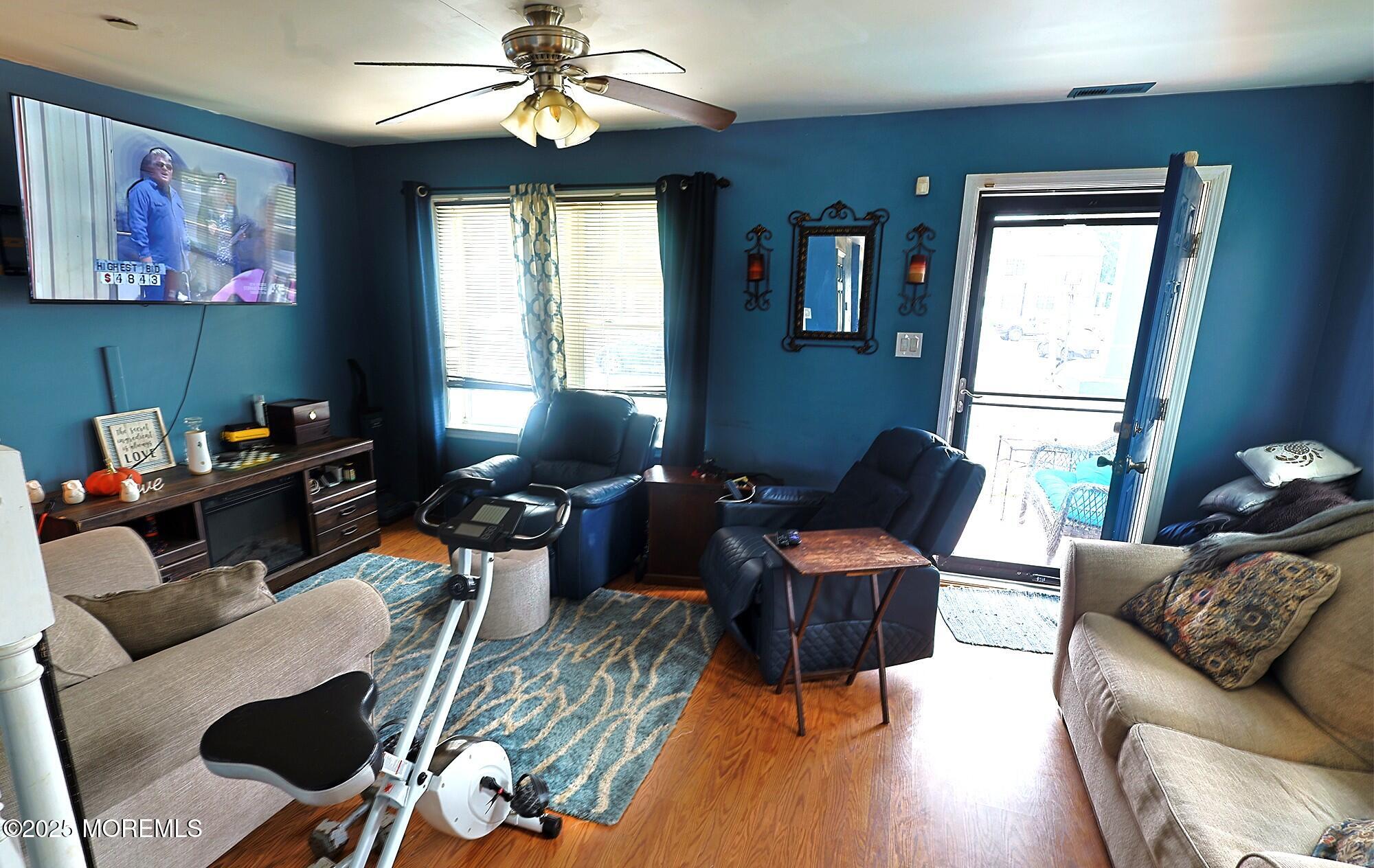 1509 Embury Avenue Image 3