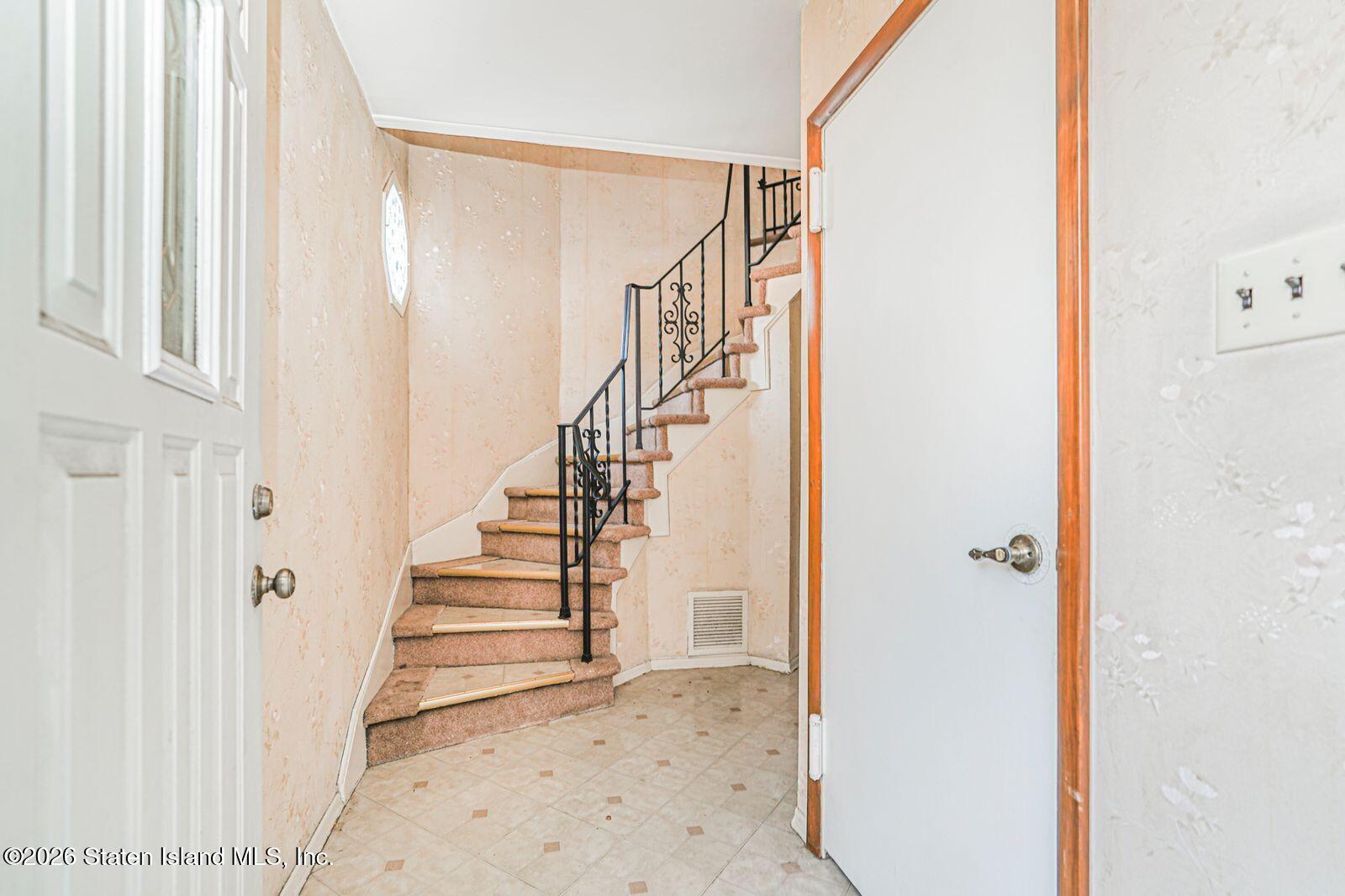 953 Forest Hill Road Image 5