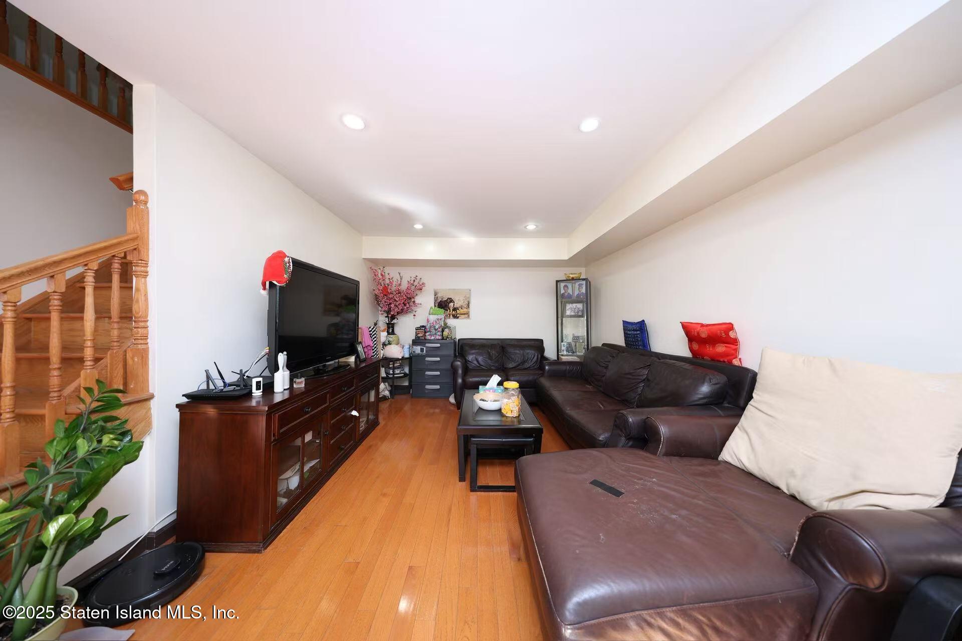 215 Pierce Street, Staten Island, NY, 10304 image 9