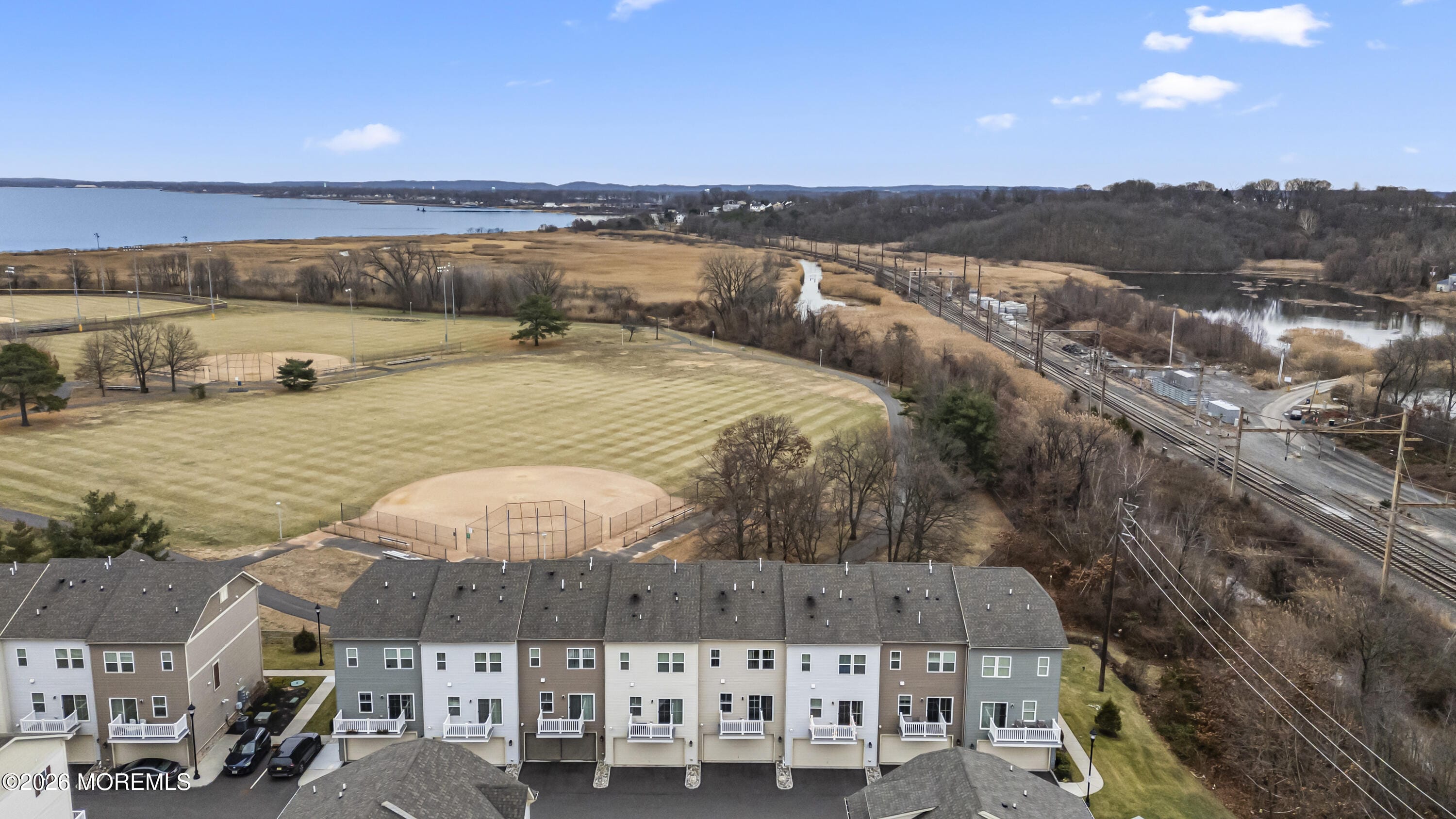 605 Bayside Court Image 4