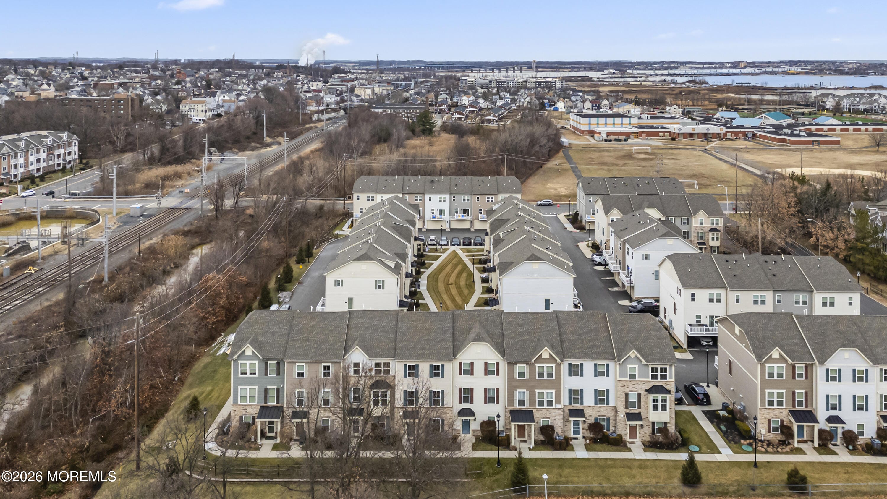 605 Bayside Court Image 3