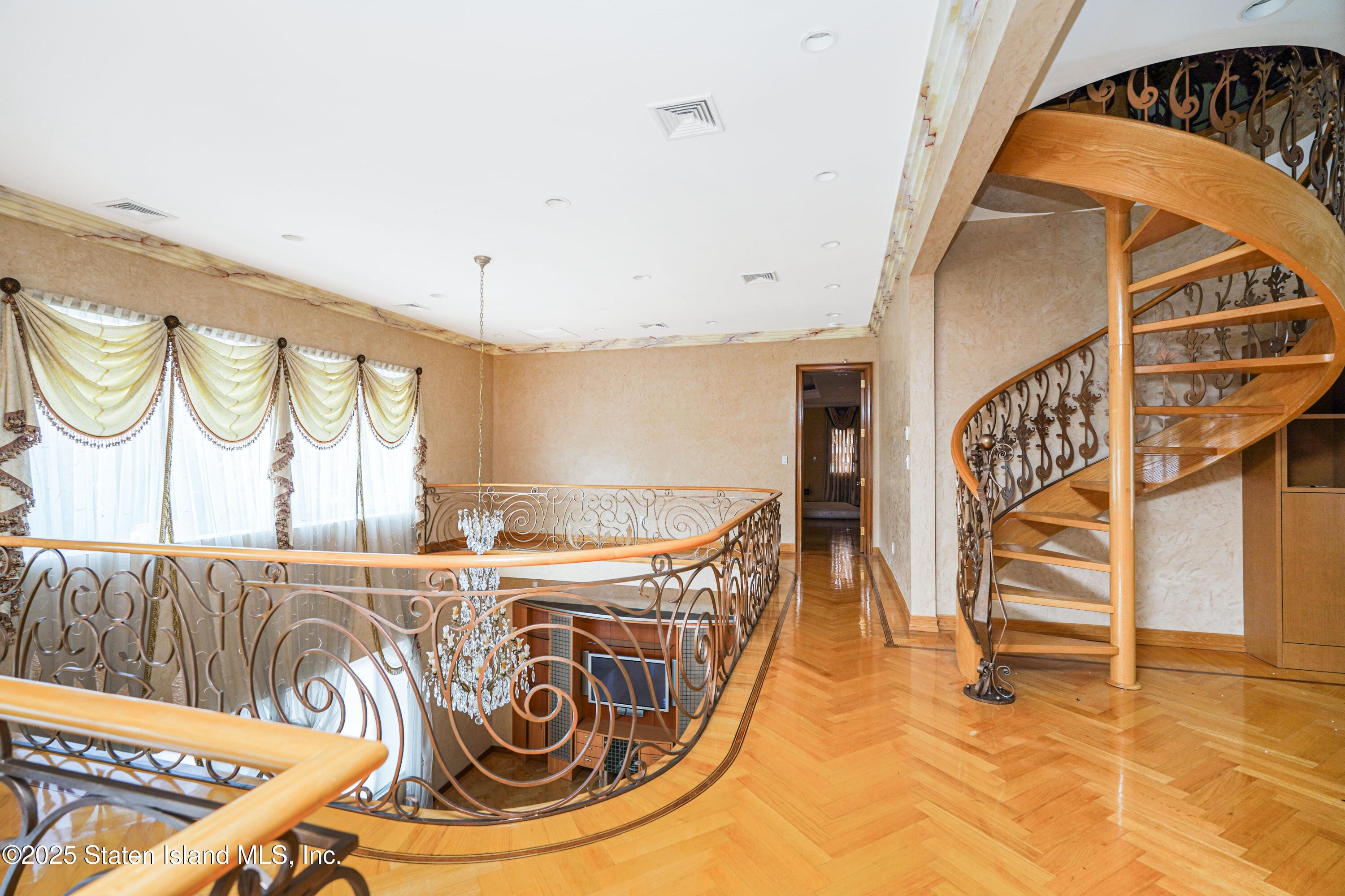 724 Todt Hill Road, Staten Island, NY, 10304 image 25