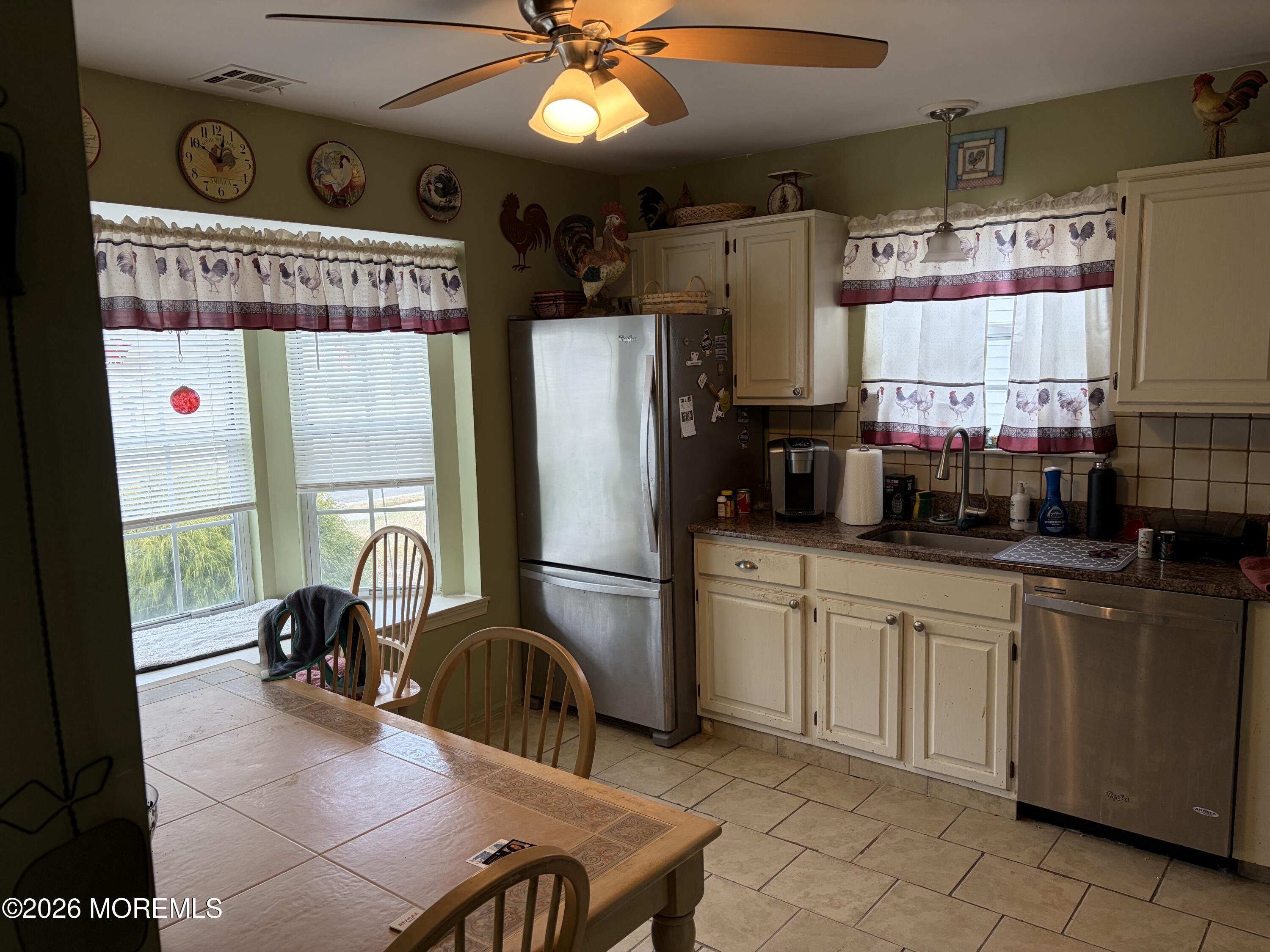 224 Danbury Drive Image 2