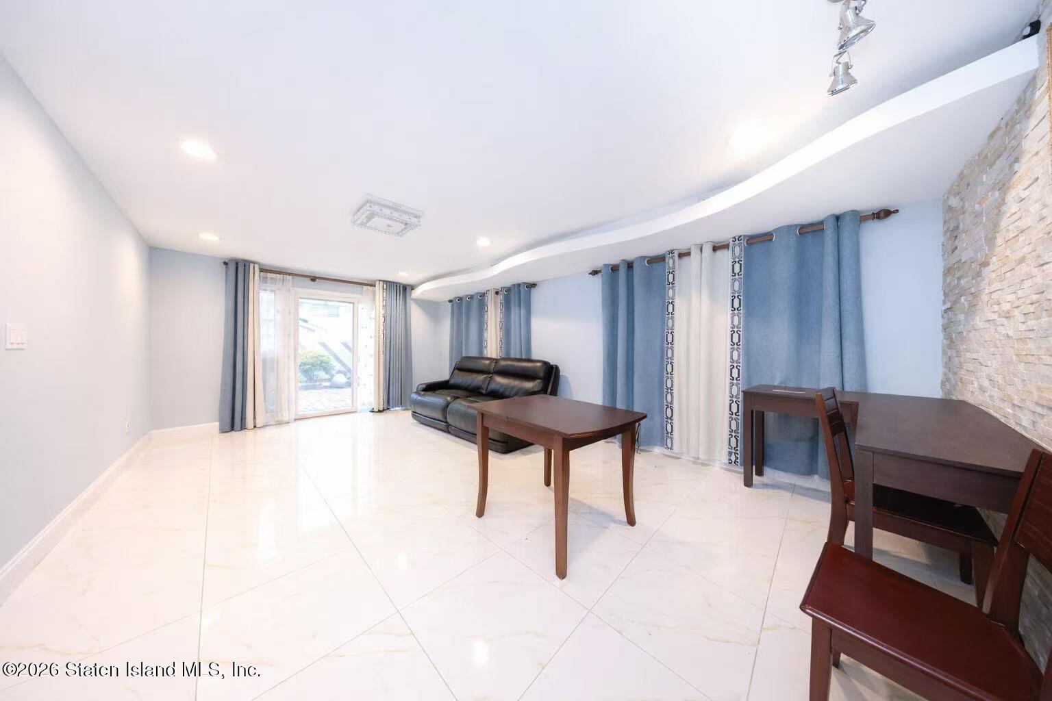 234 Barclay Avenue Image 3