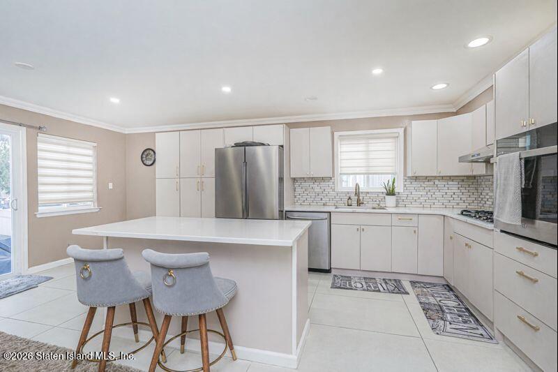 124 Erika Loop, Staten Island, NY, 10312 image 8