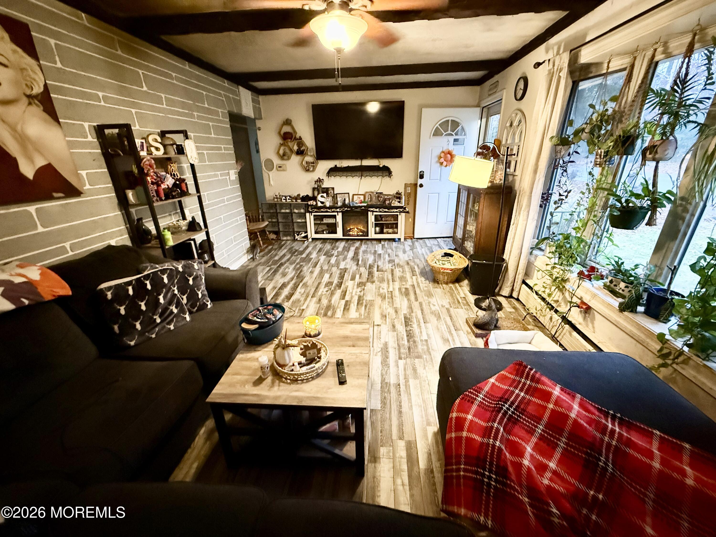 5 Pear Avenue Image 2