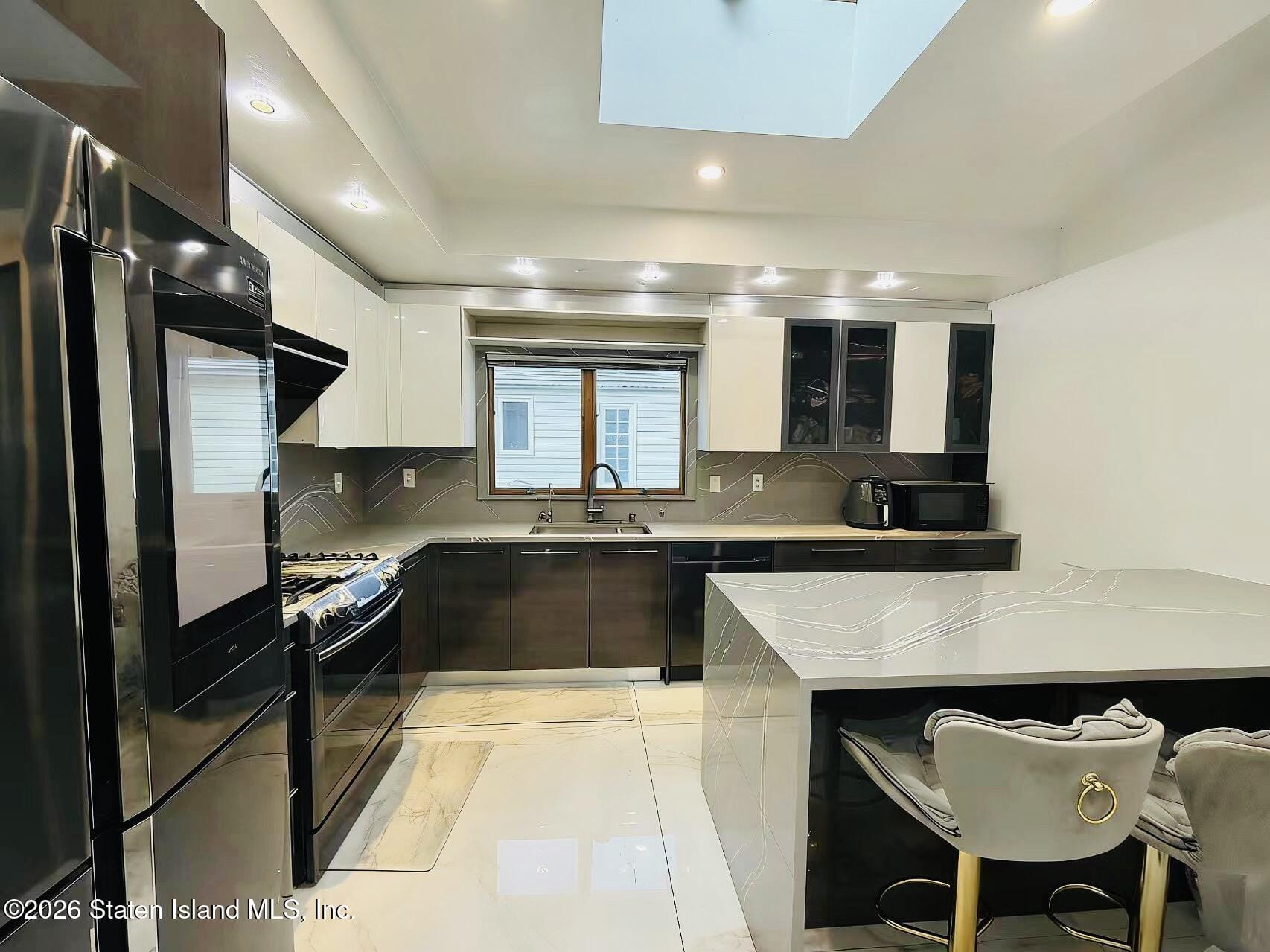 176 Slater Boulevard Image 4