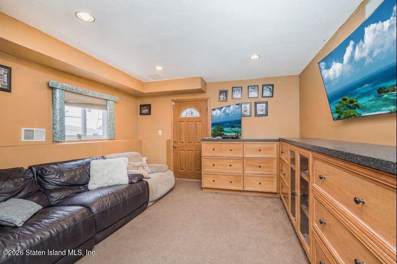 162 New Dorp Plaza Image 2