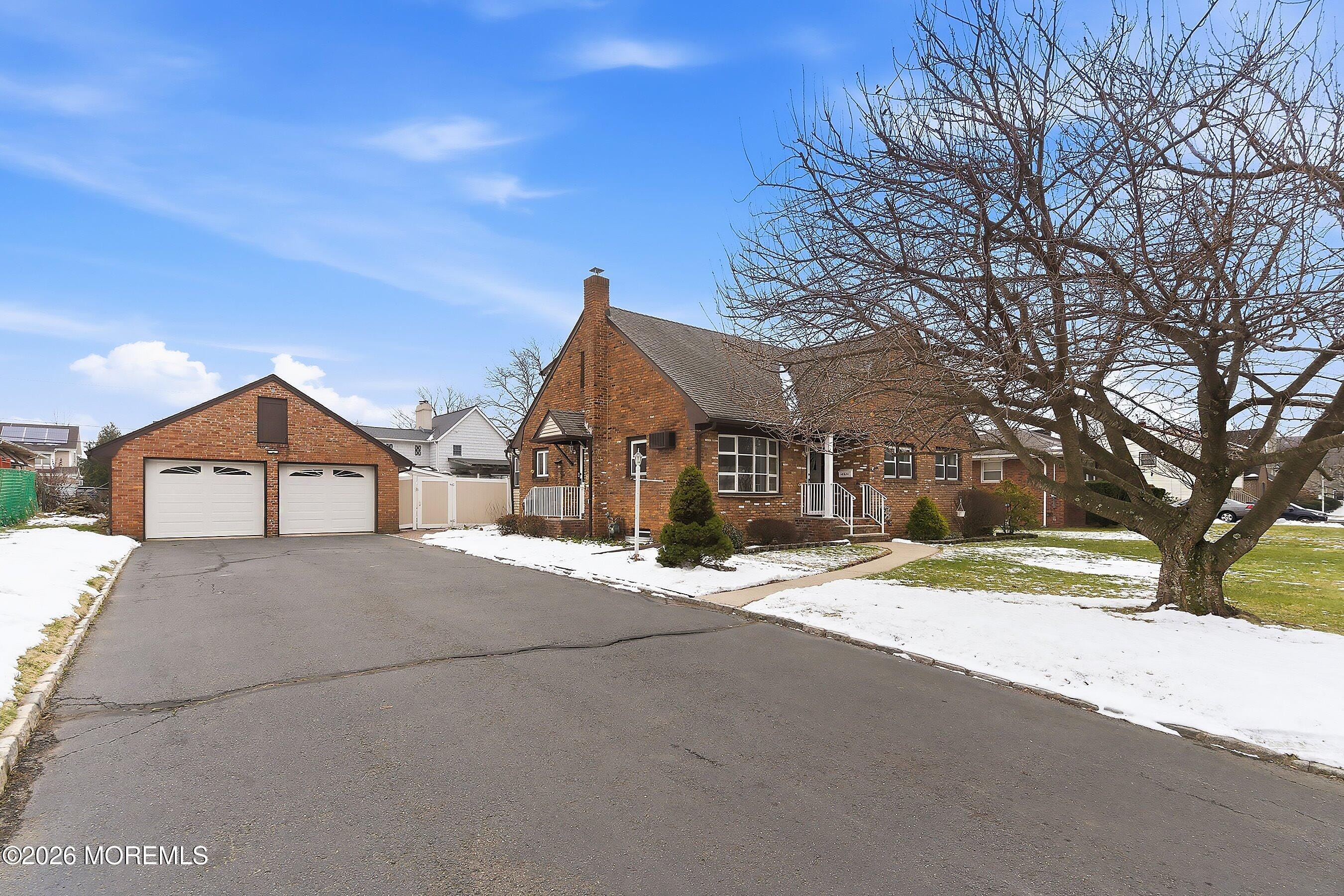 2062 Valley Avenue Image 5