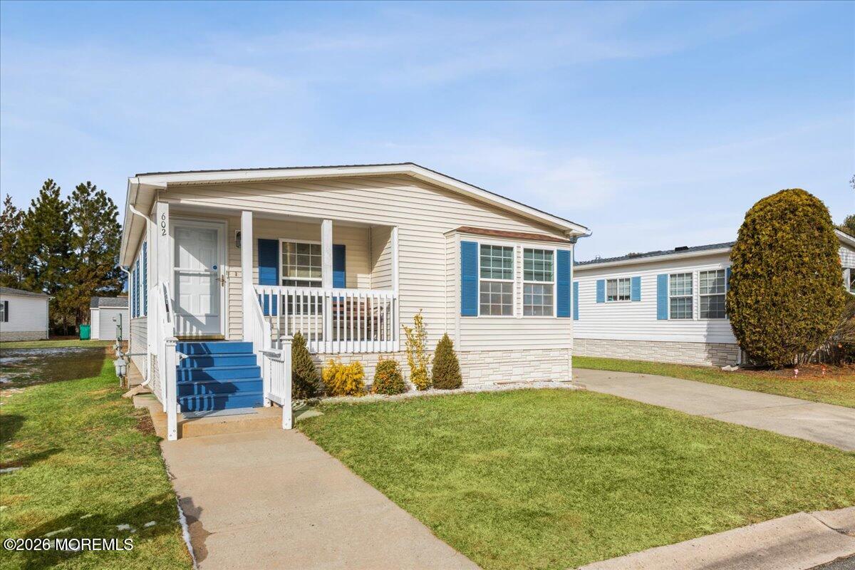 602 Walden Way Image 2