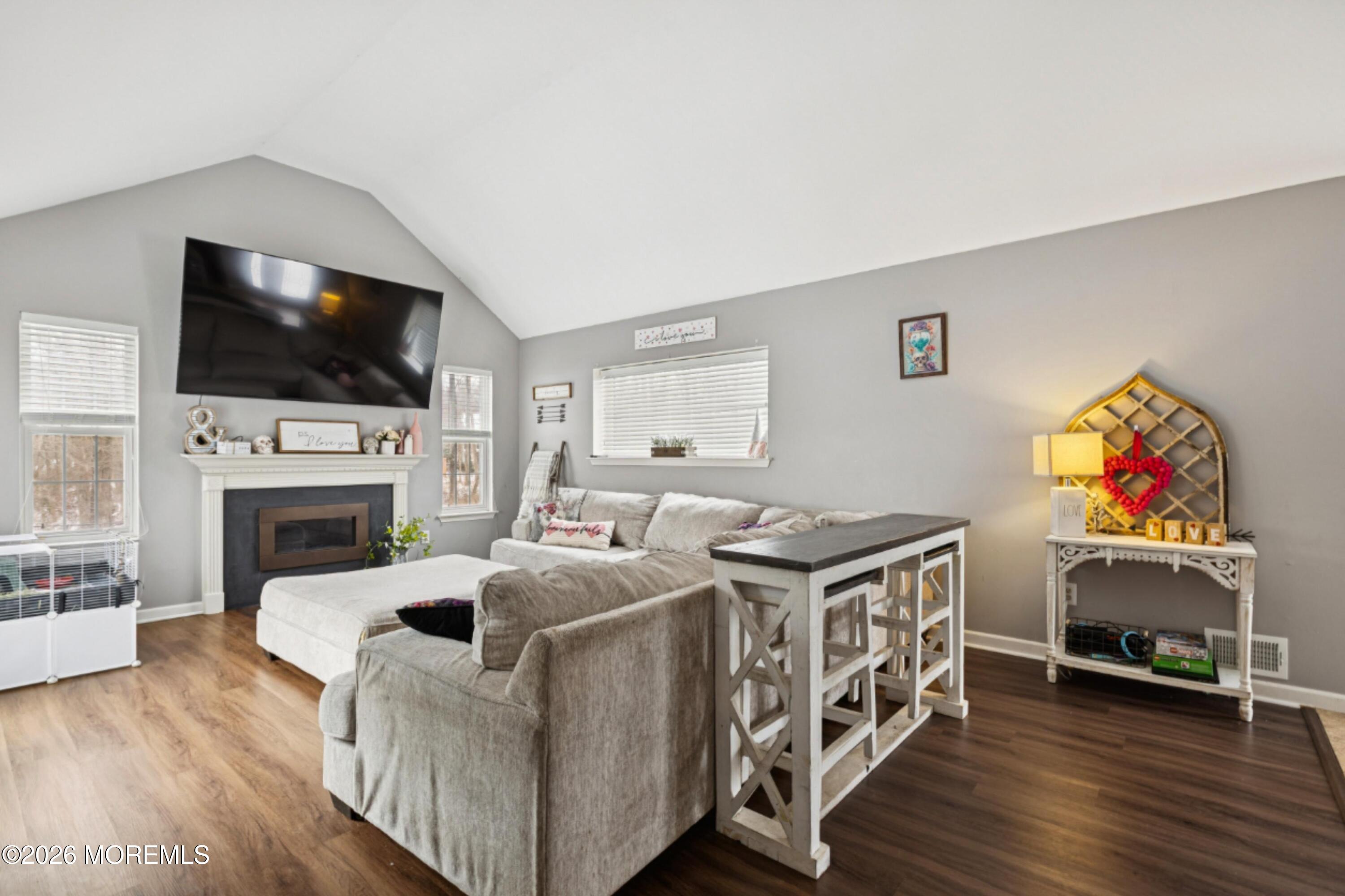 12 Crest Road Image 4