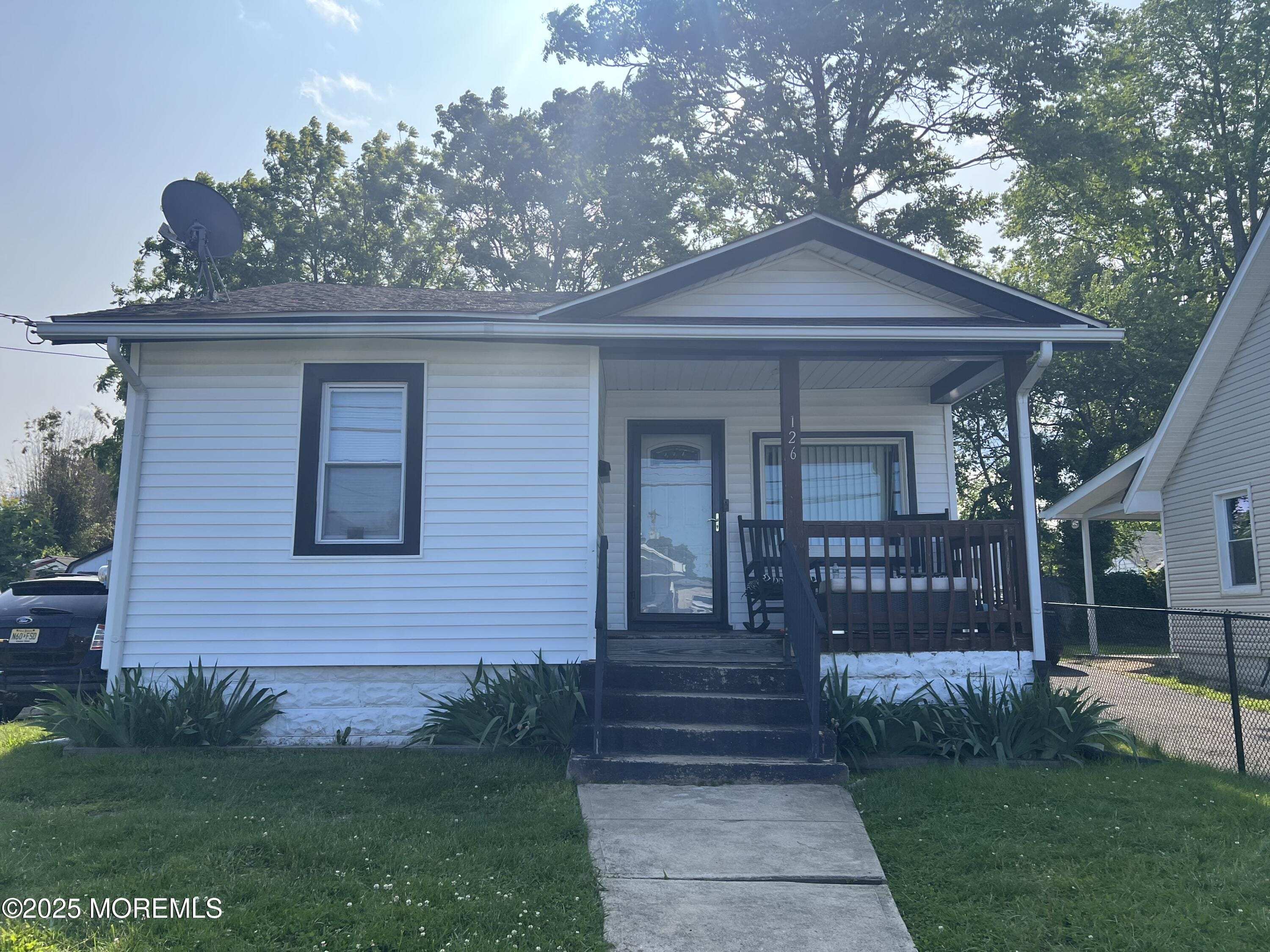 126 Leonard Avenue Image 2