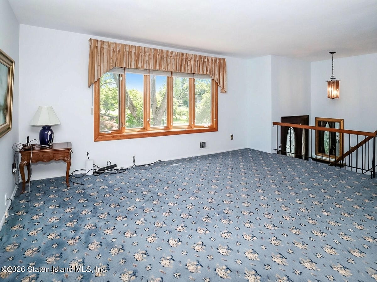 489 Oakdale Street Image 5