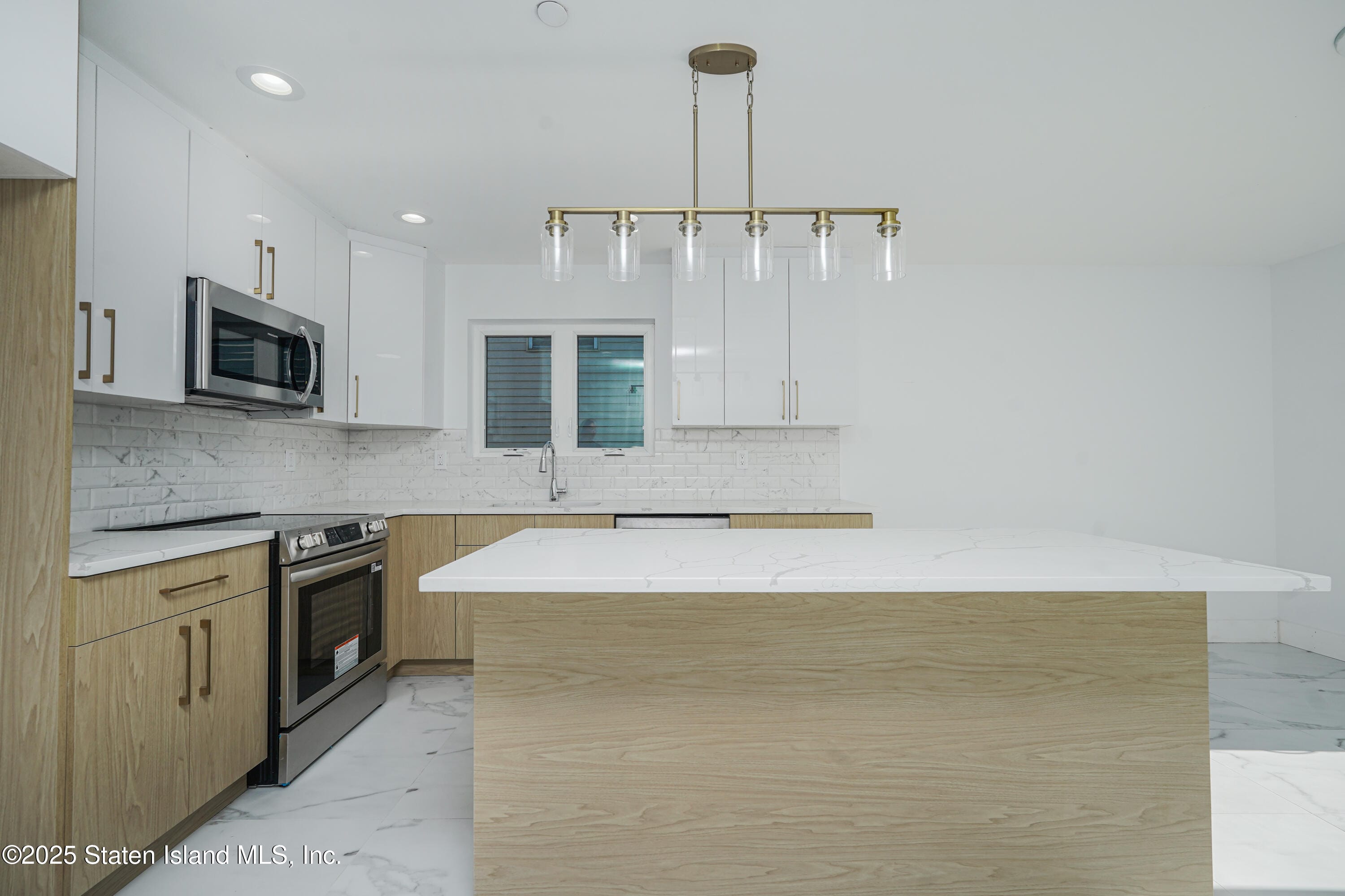 64 Hempstead Avenue Image 5