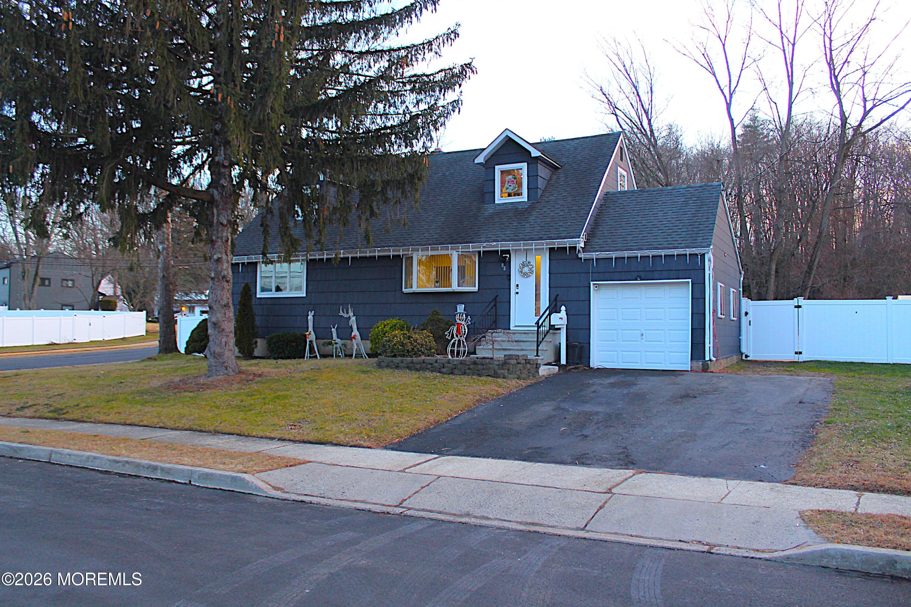 95 Athens Avenue Image 3