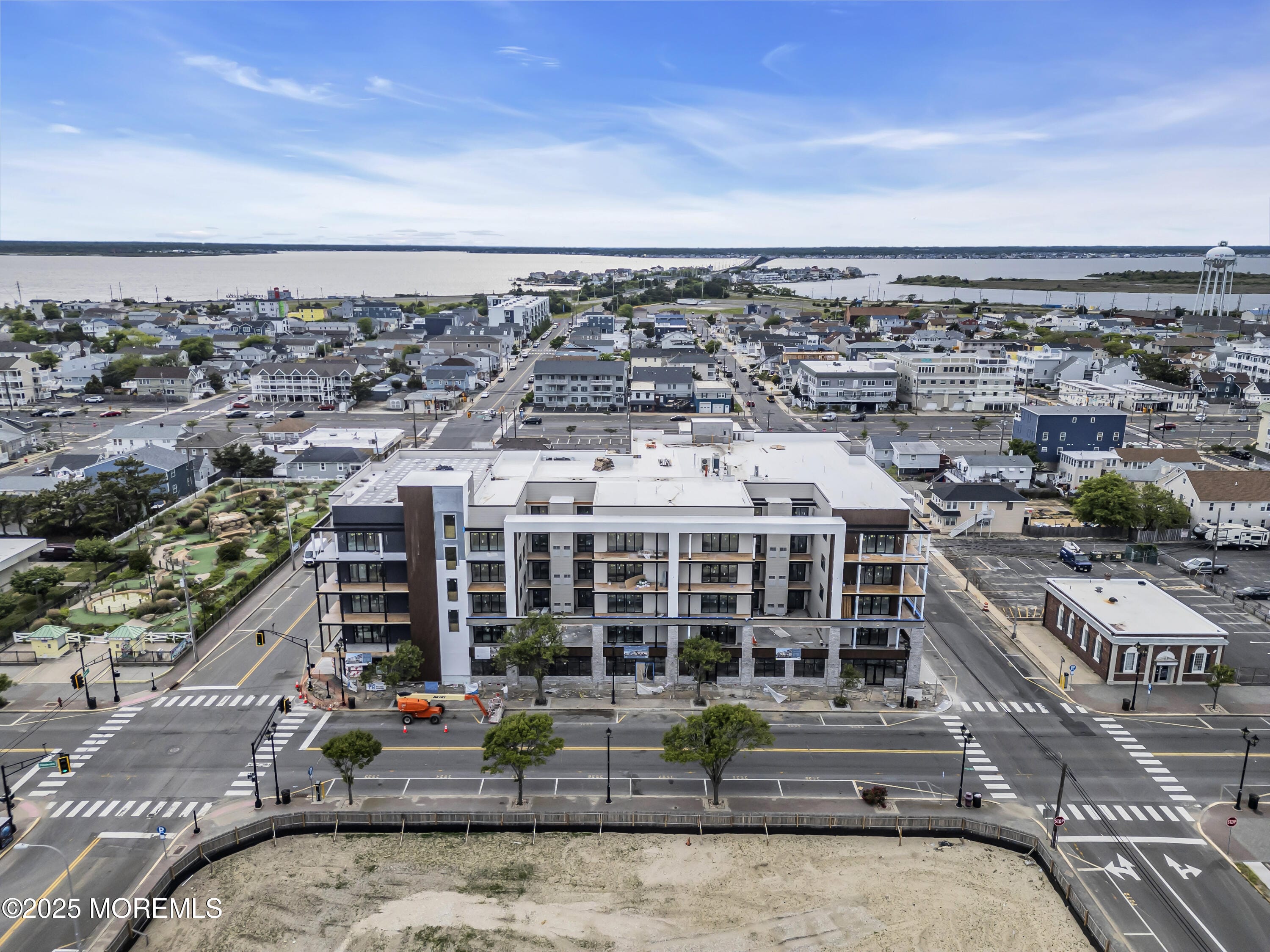 401 Boulevard 407 Image 3