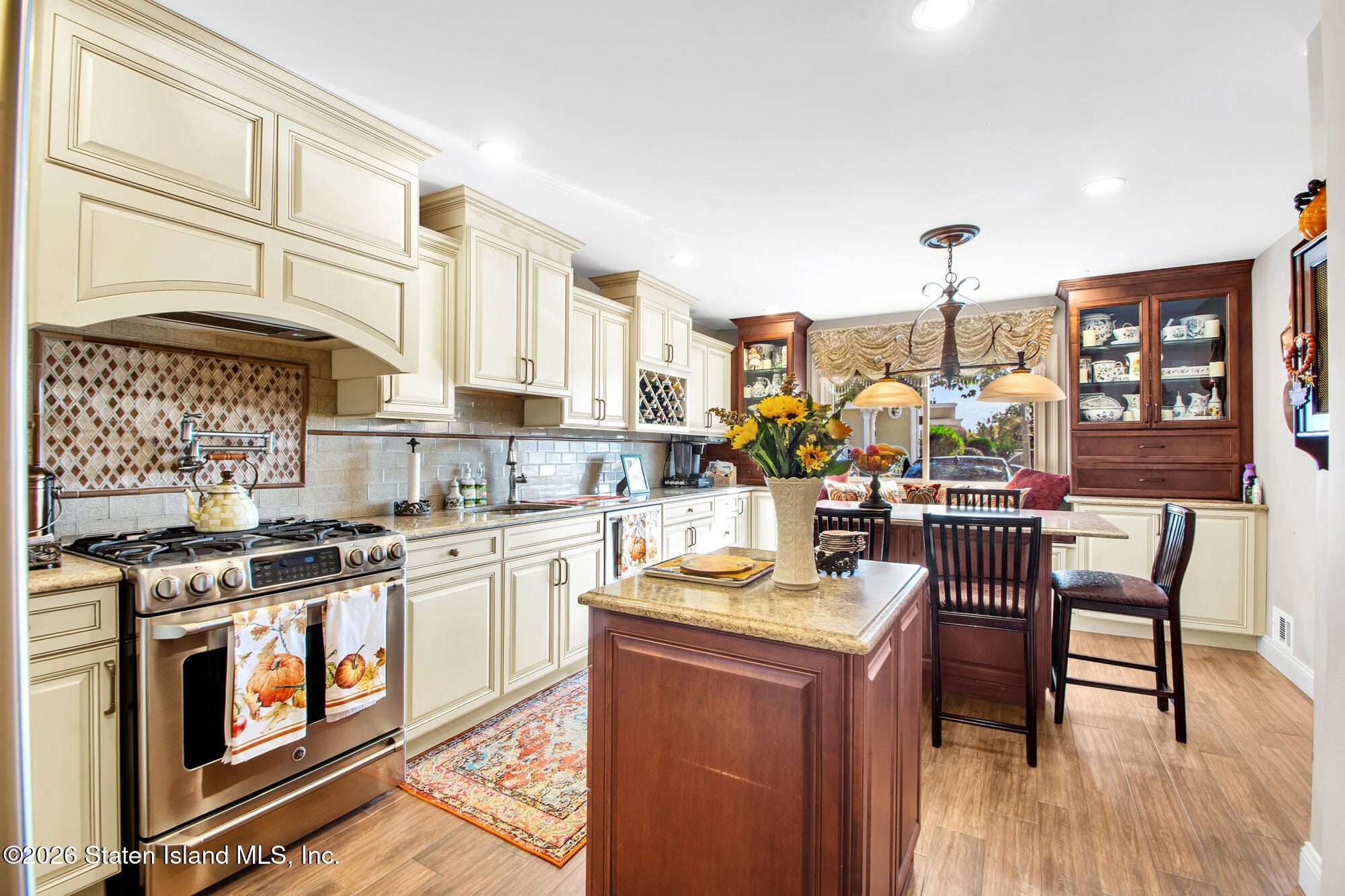 909 W Fingerboard Road Image 3