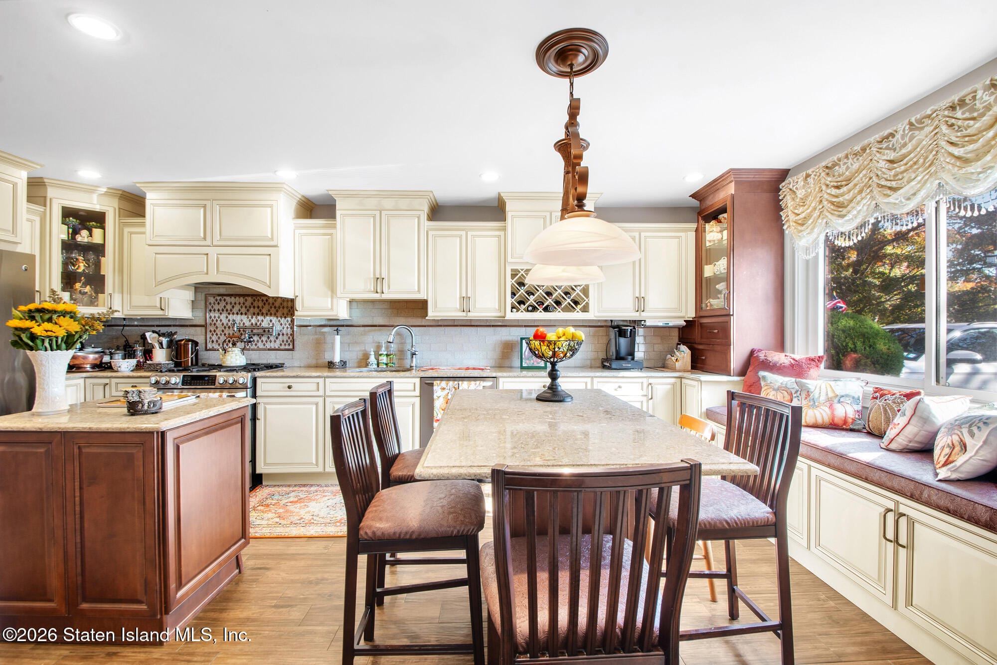 909 W Fingerboard Road Image 2