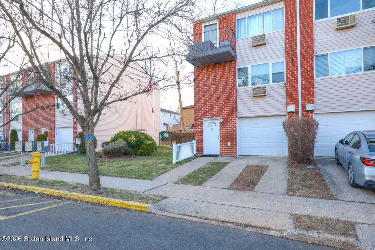 45 Francine Court B Image 2