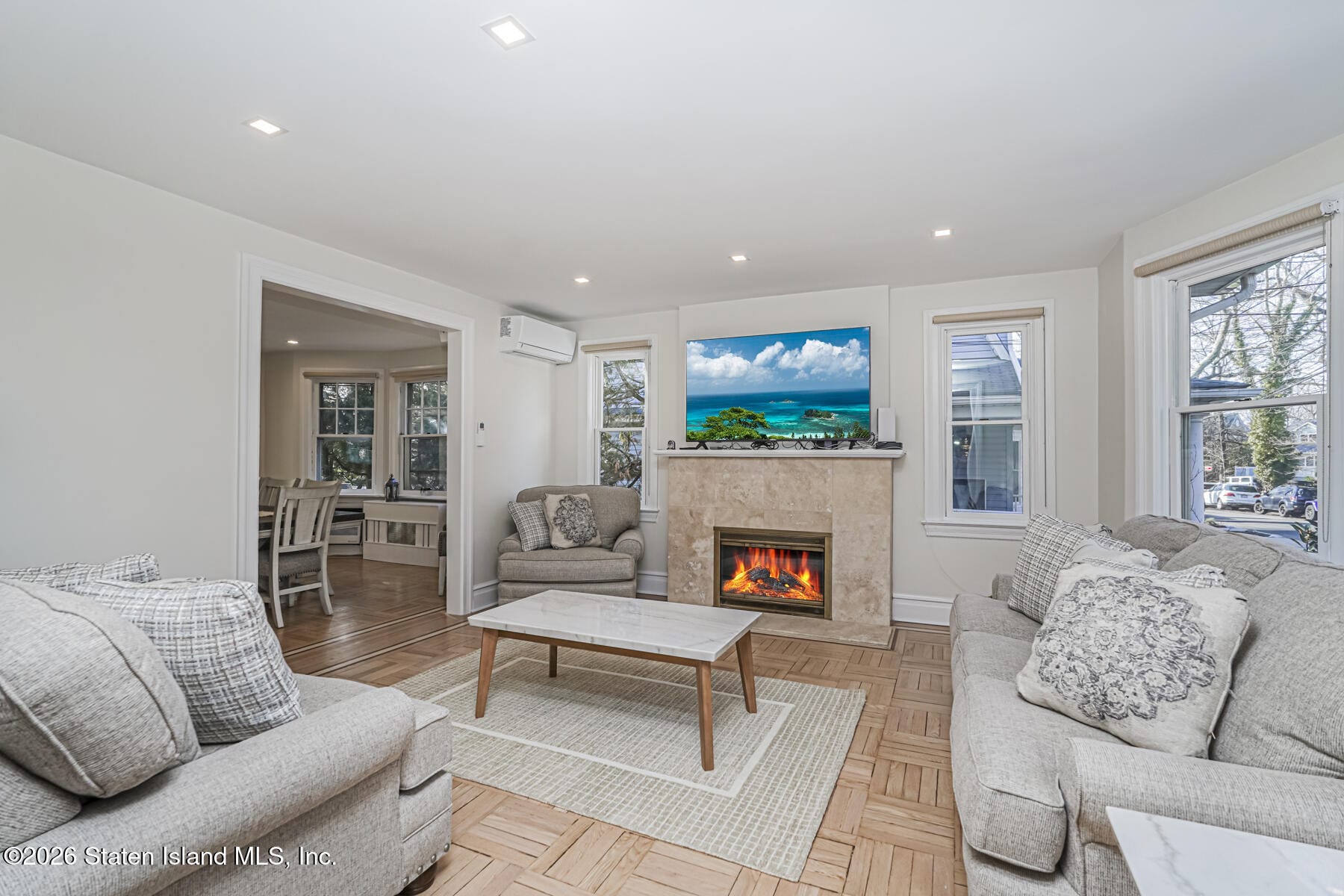 72 Theresa Place Image 3