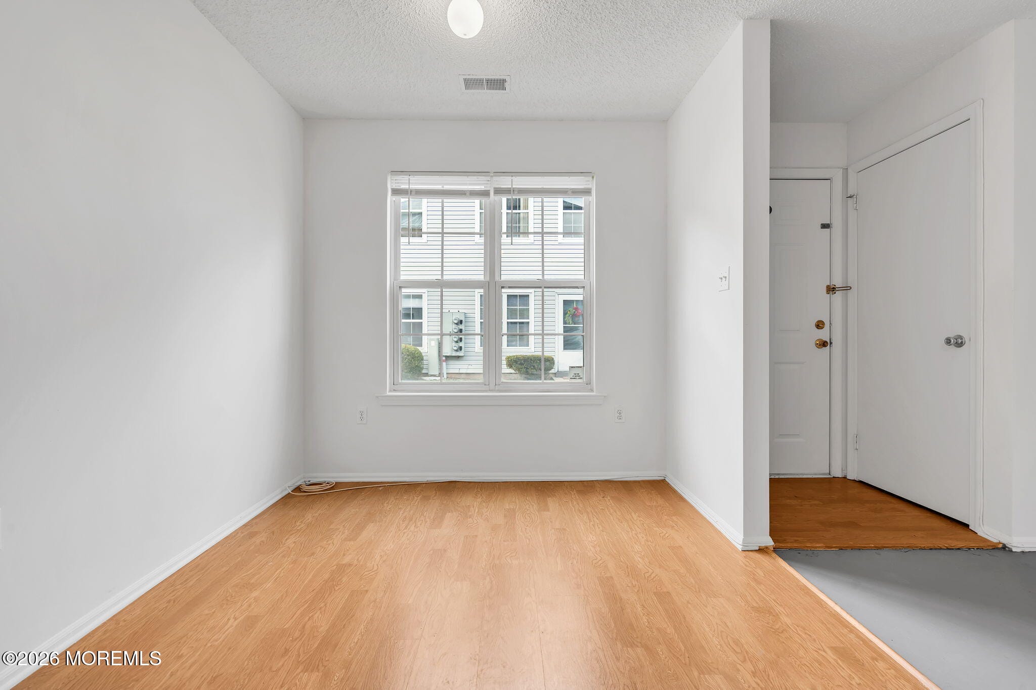 25 Des Moines Court Image 3