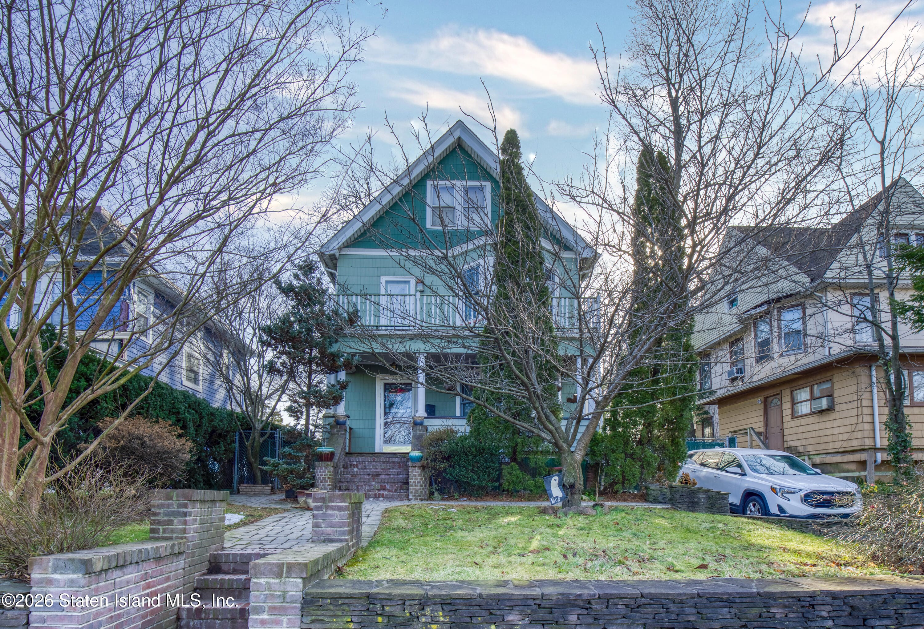 1046 Forest Avenue Image 1