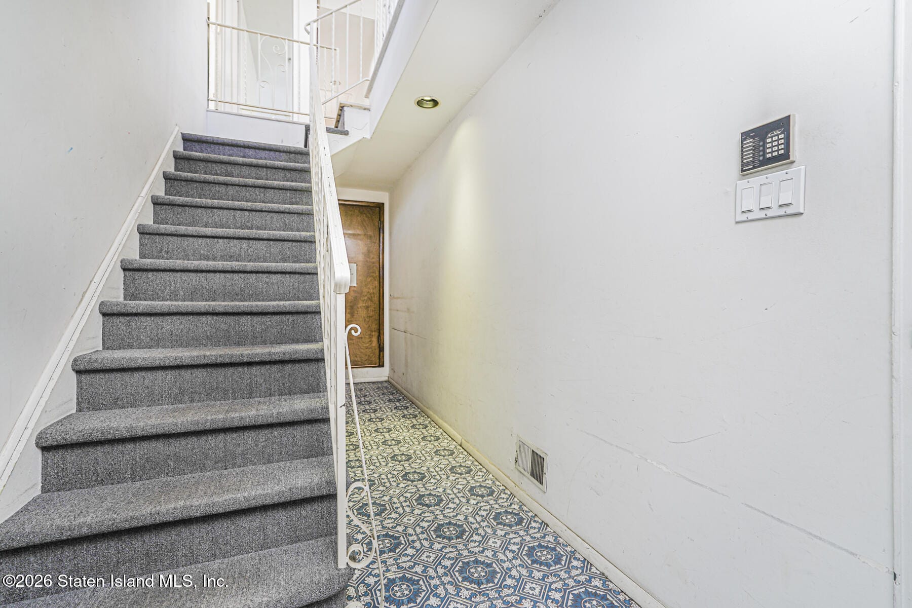 271 Kelly Boulevard Image 4