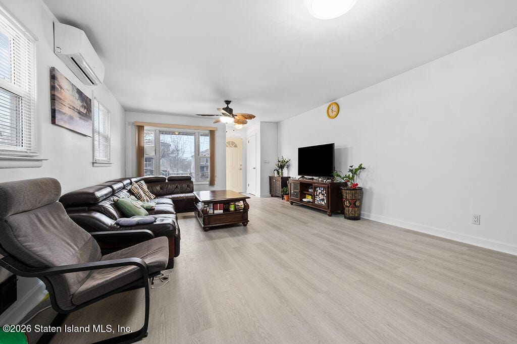 350 Hylan Boulevard Image 4