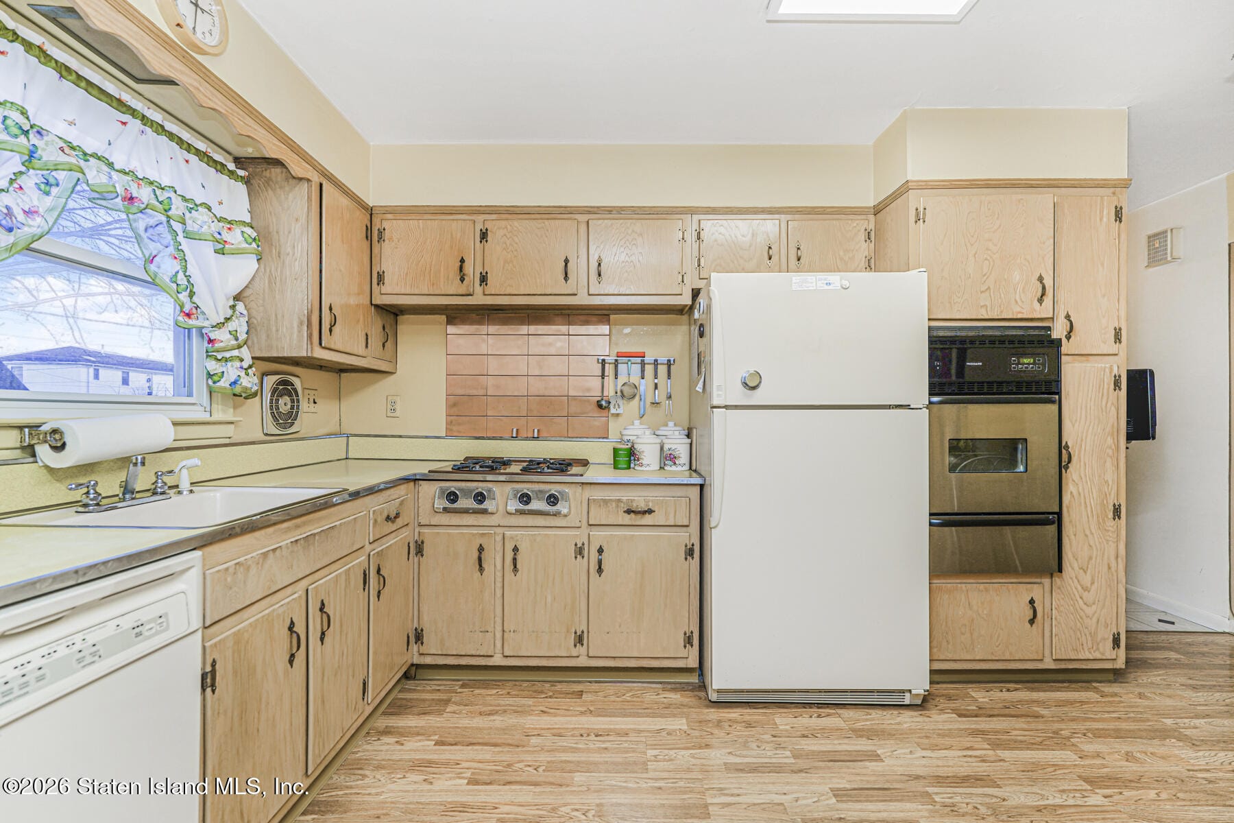 190 Liberty Avenue, Staten Island, NY, 10305 image 8