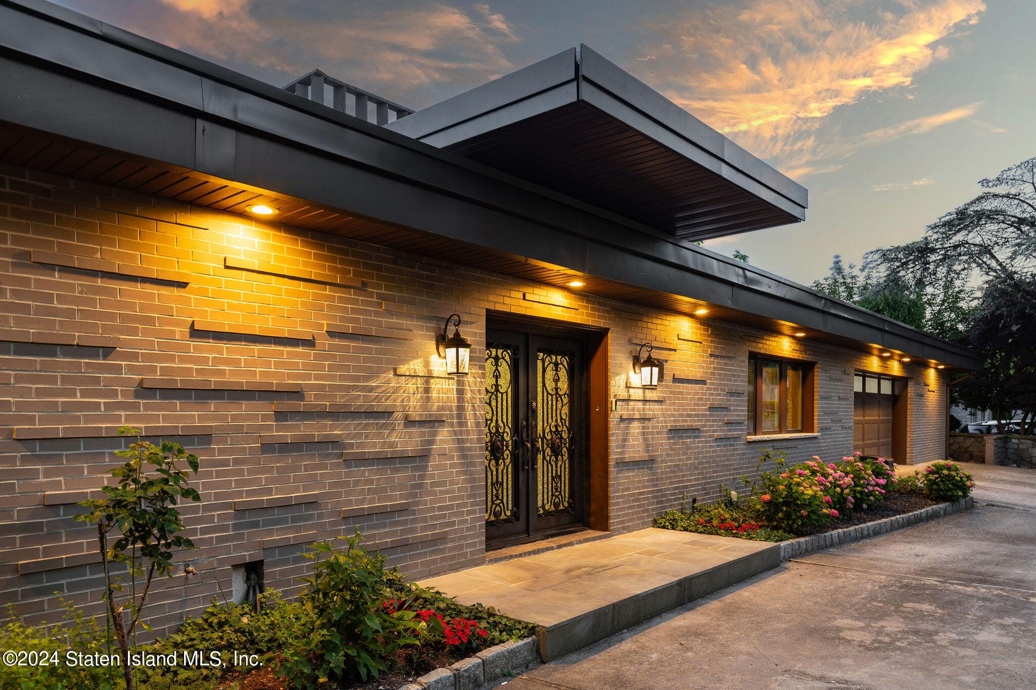 90 Flagg Place Image 3