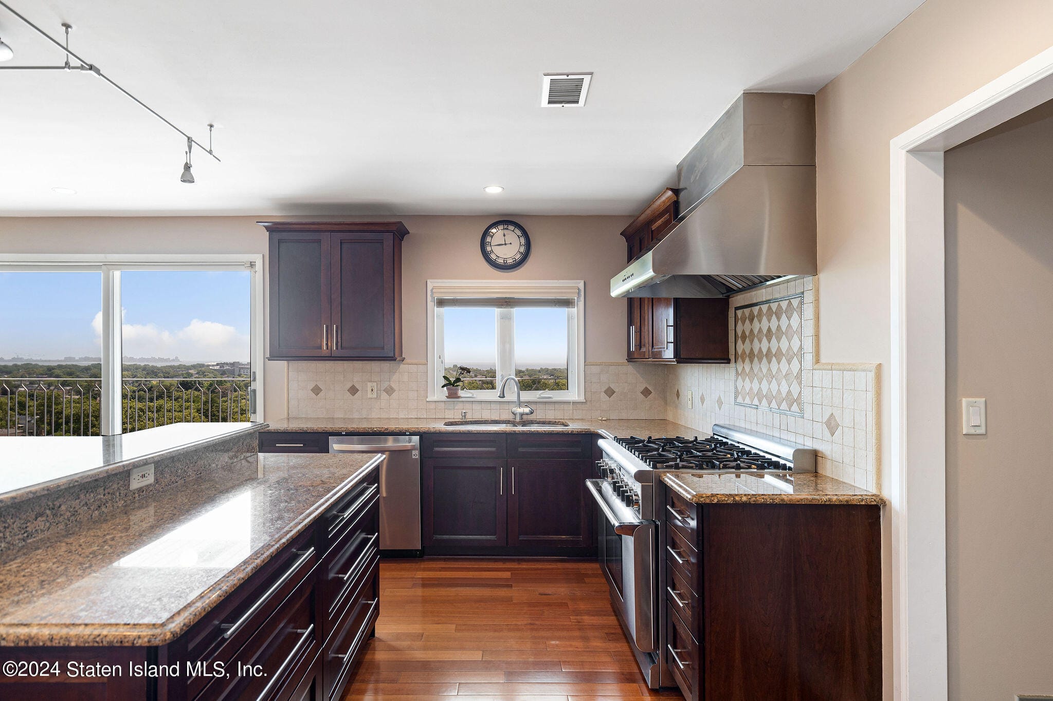 90 Flagg Place, Staten Island, NY, 10304 image 18