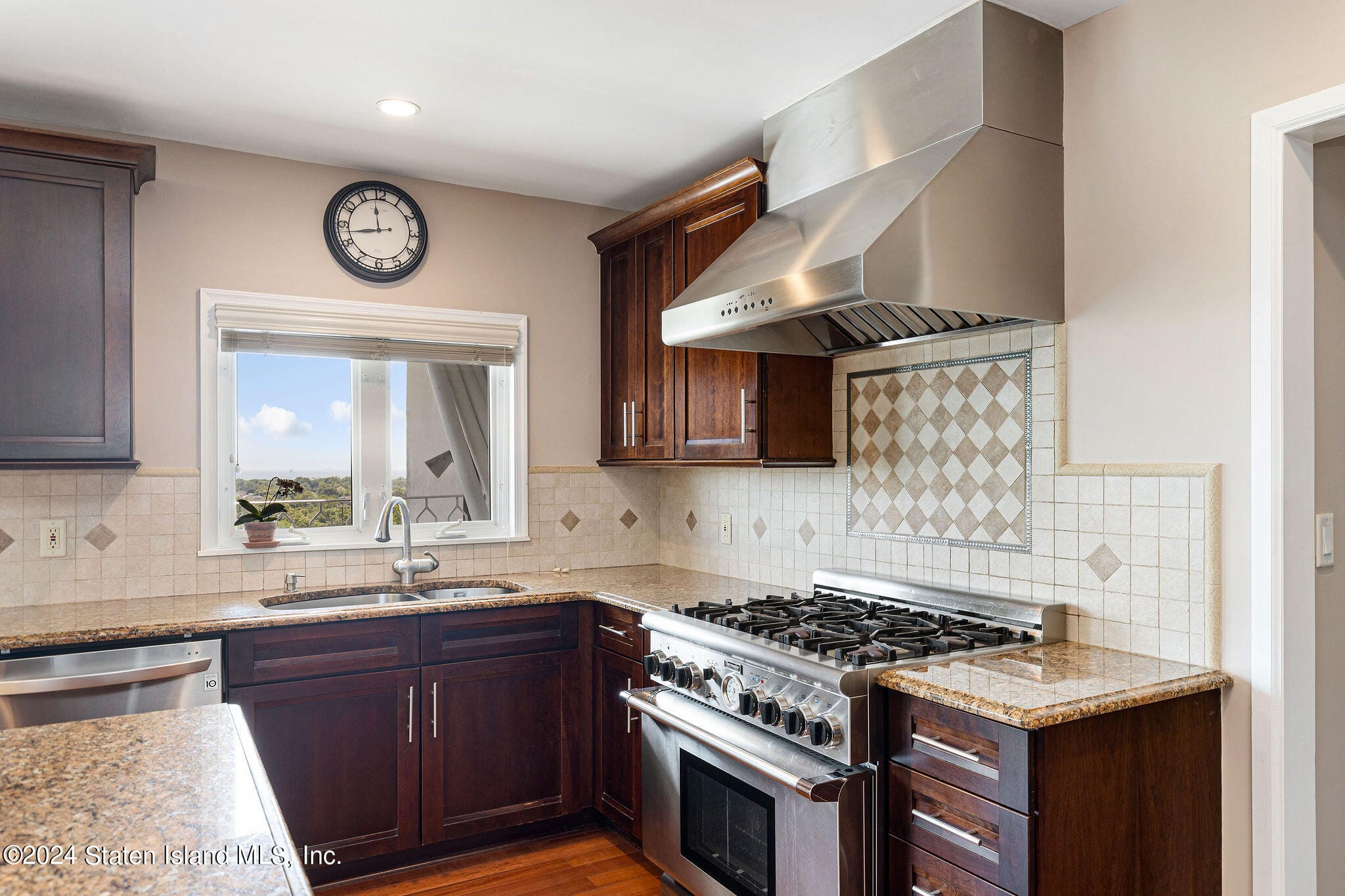 90 Flagg Place, Staten Island, NY, 10304 image 19