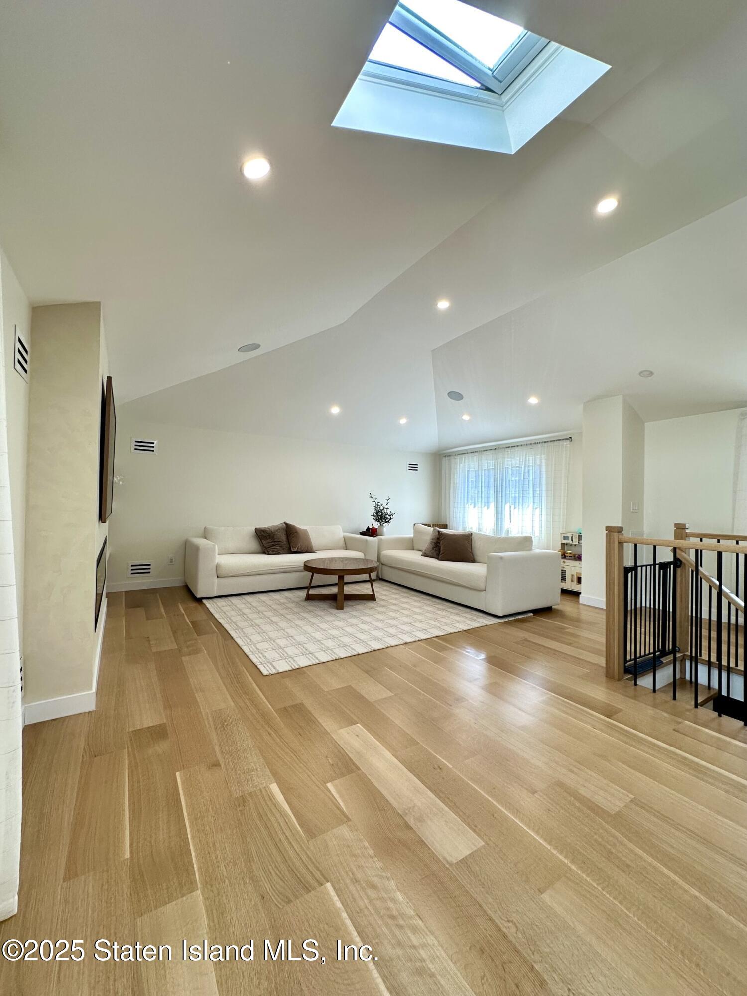 33 Gower Street, Staten Island, NY, 10314 image 16