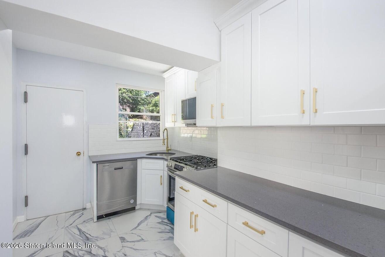 490 Van Duzer Street, Staten Island, NY, 10304 image 13