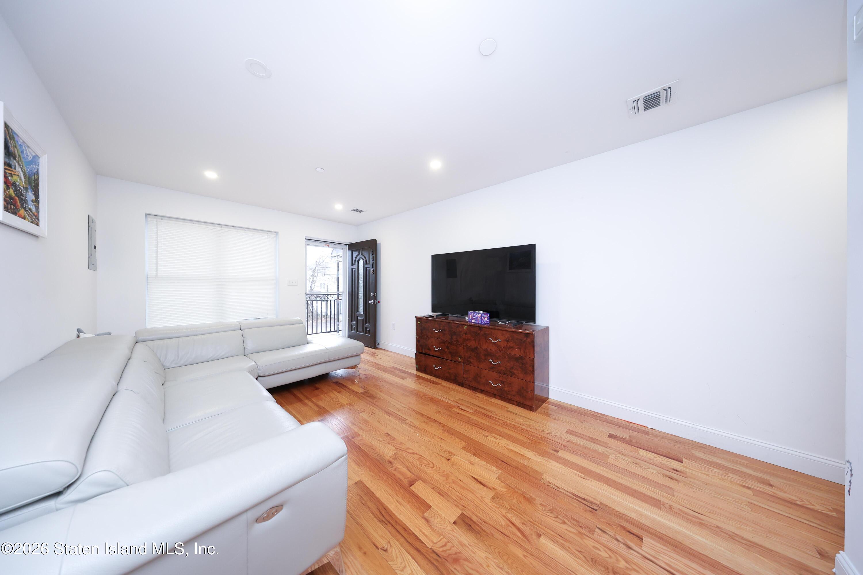 337 Hunter Avenue B, Staten Island, NY, 10306 image 7