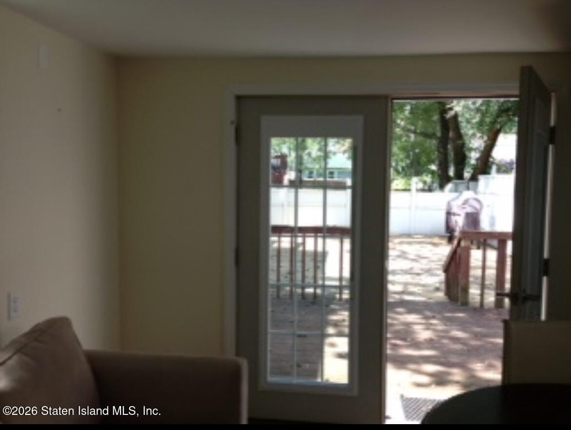 90 Mapleton Avenue Image 5