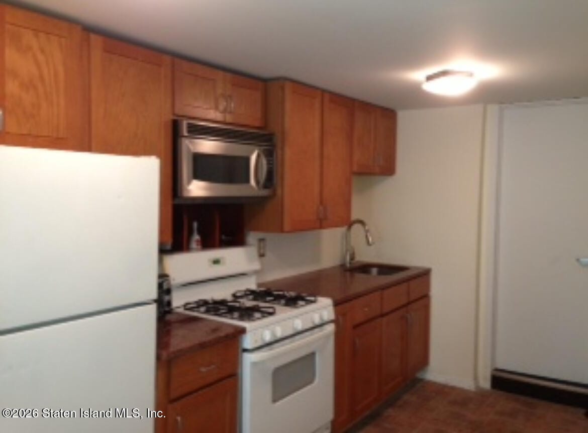 90 Mapleton Avenue Image 3