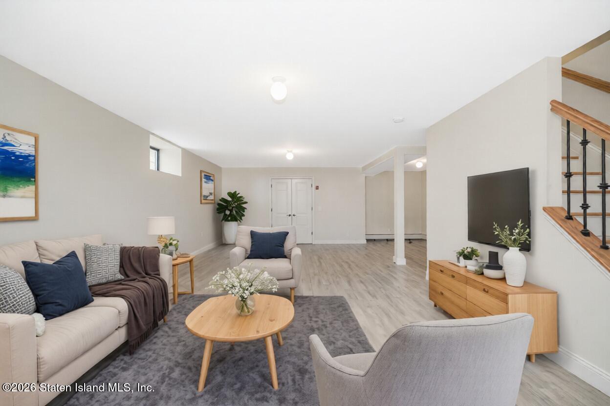 946 Edgegrove Avenue, Staten Island, NY, 10309 image 15