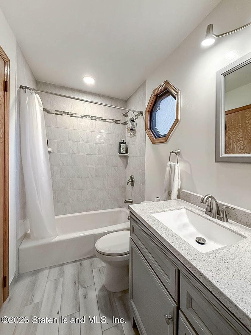 282 Boscombe Avenue, Staten Island, NY, 10309 image 21