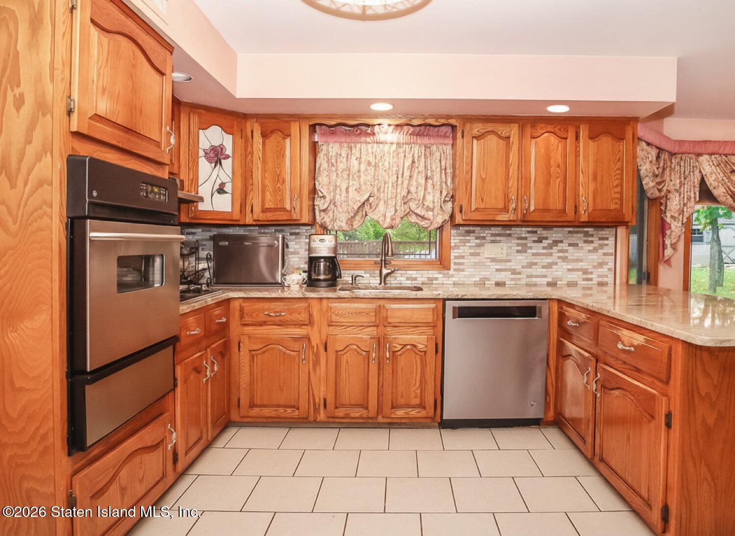 282 Boscombe Avenue, Staten Island, NY, 10309 image 12