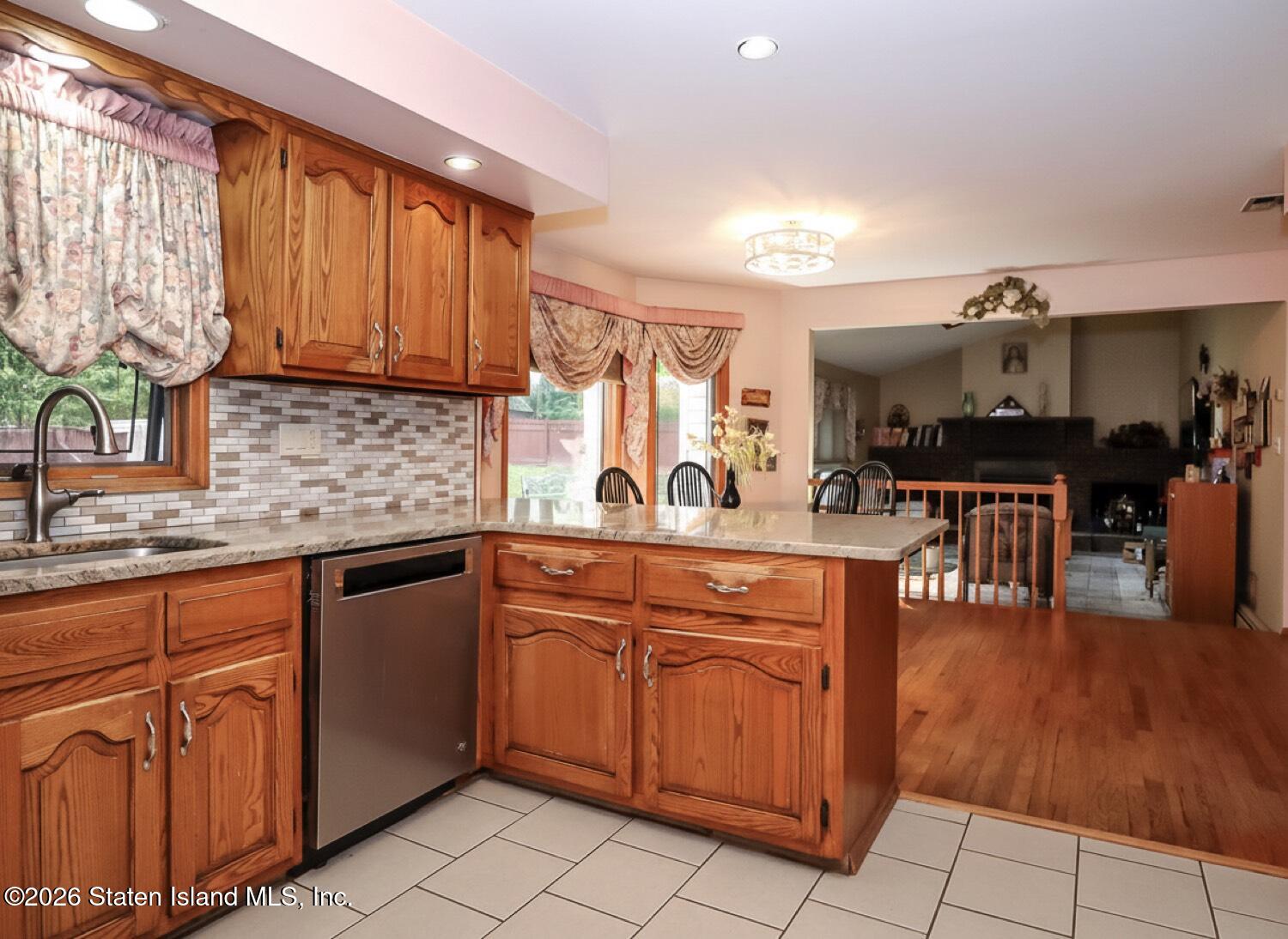 282 Boscombe Avenue, Staten Island, NY, 10309 image 13