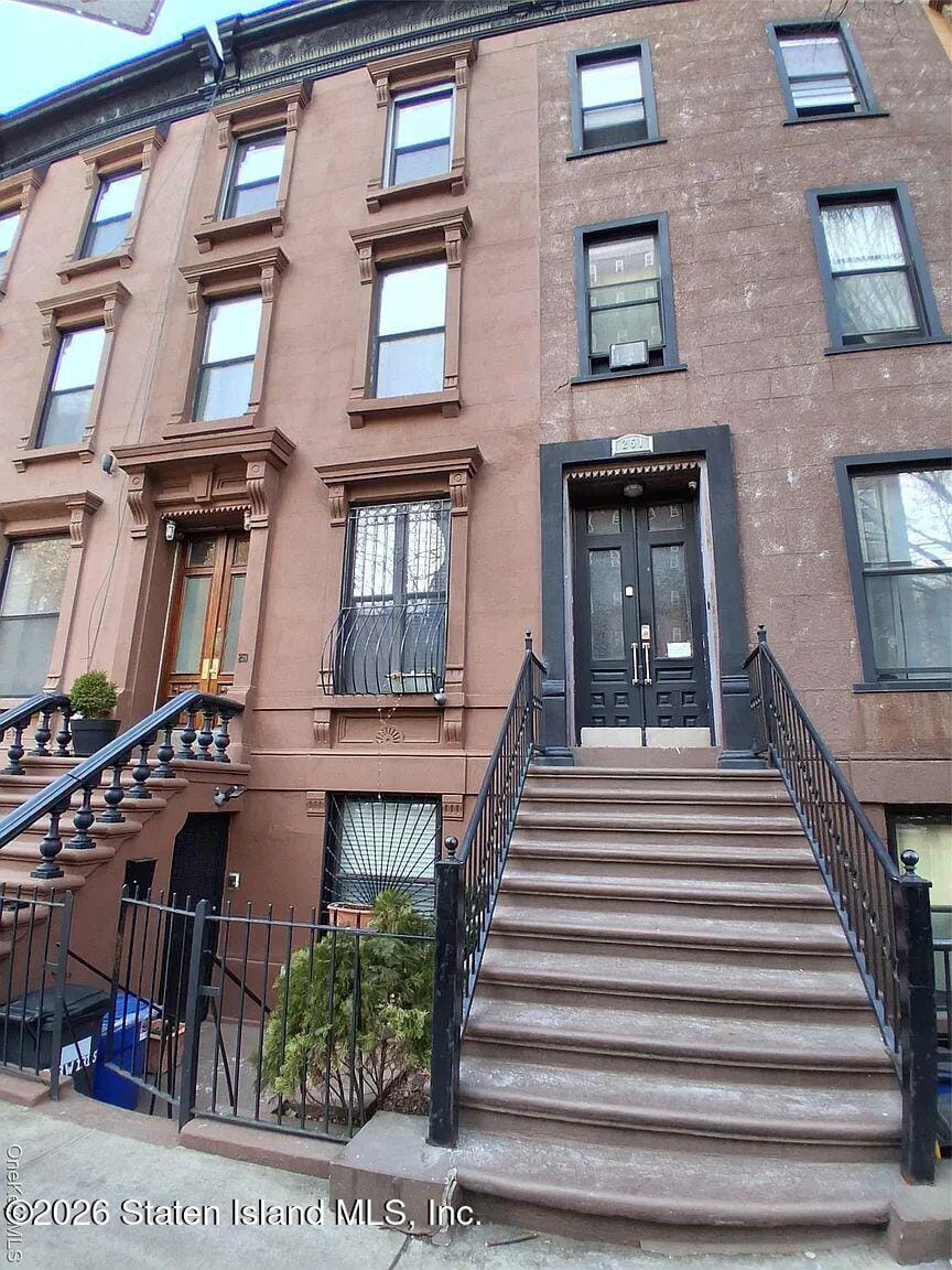 251 W 131st Street Image 2